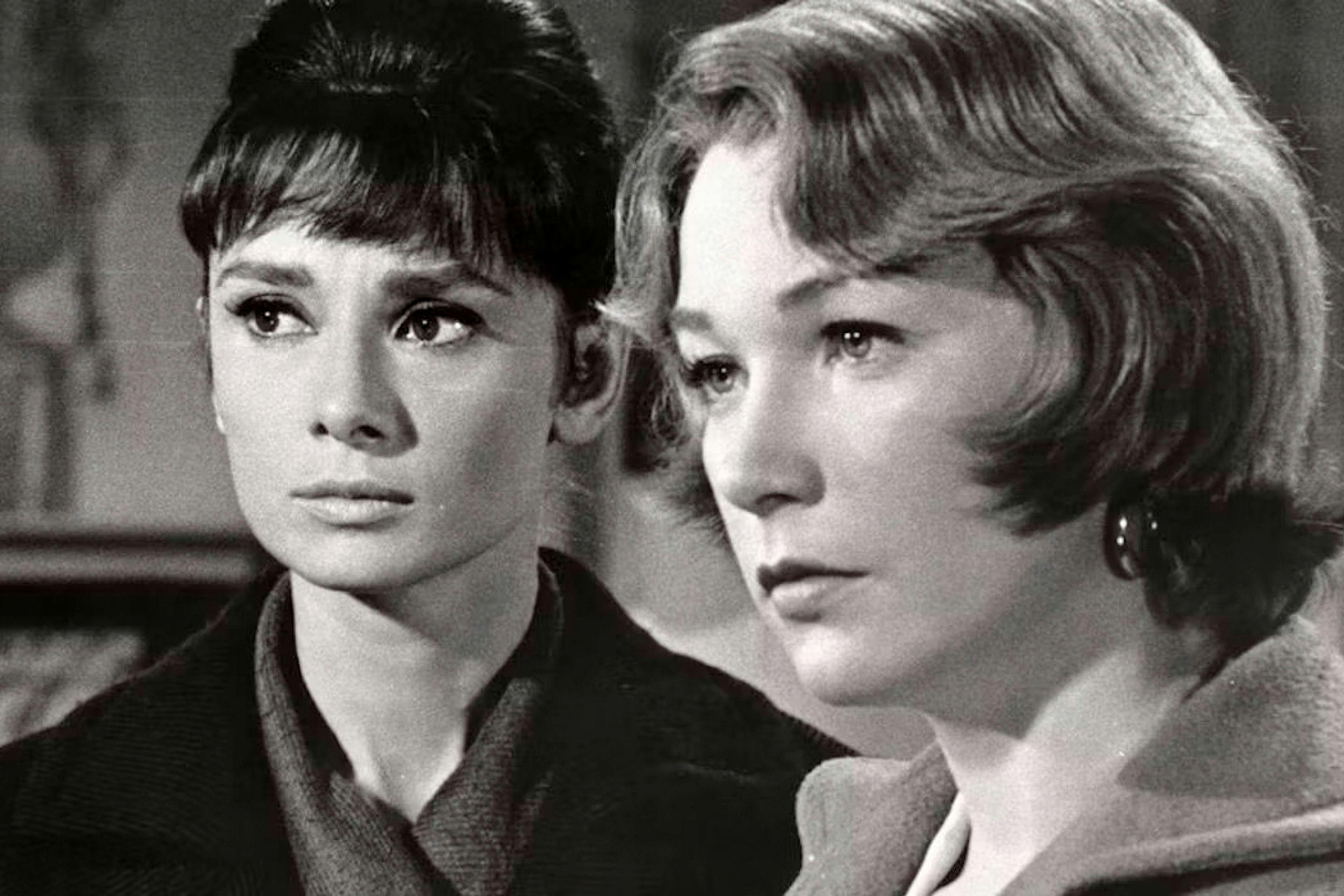 Audrey Hepburn y Shirley MacLaine en 'La calumnia', con guion de Lillian Hellman