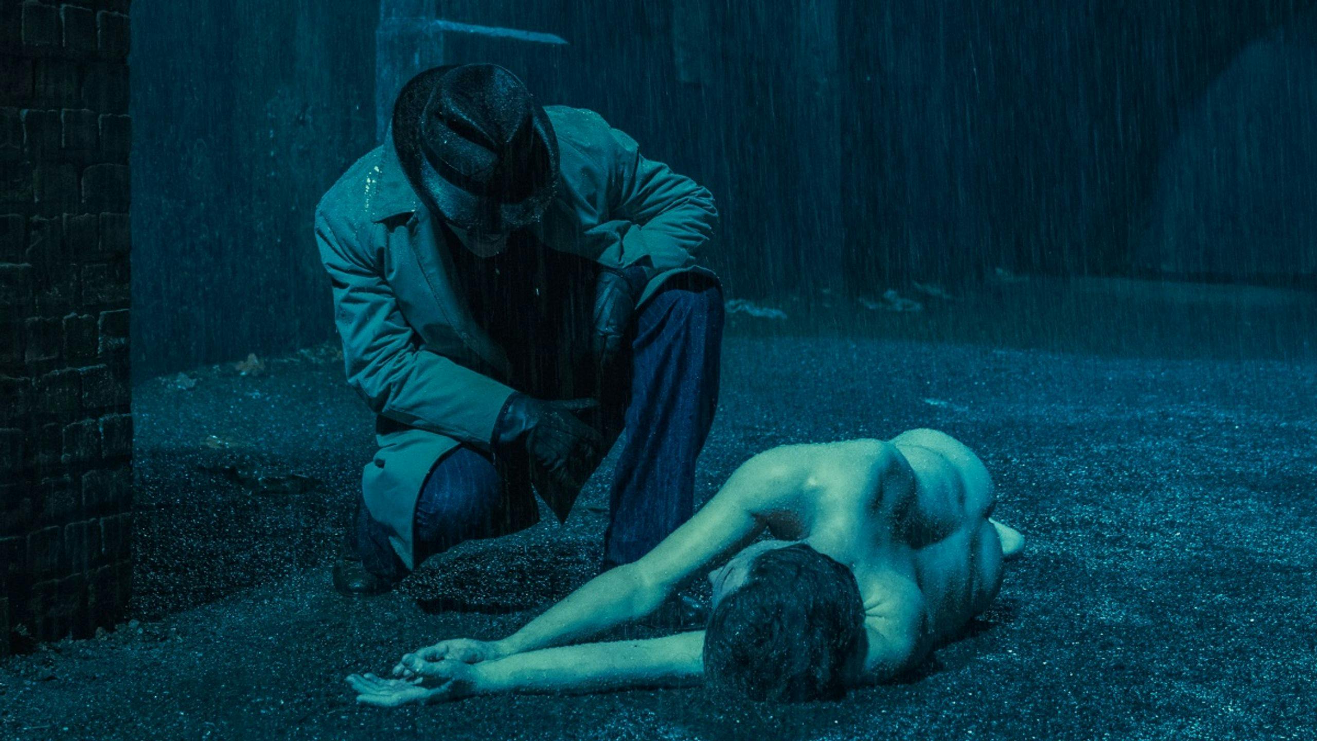  Imagen de la serie 'Cadáveres' con Jacob Fortune-Lloyd