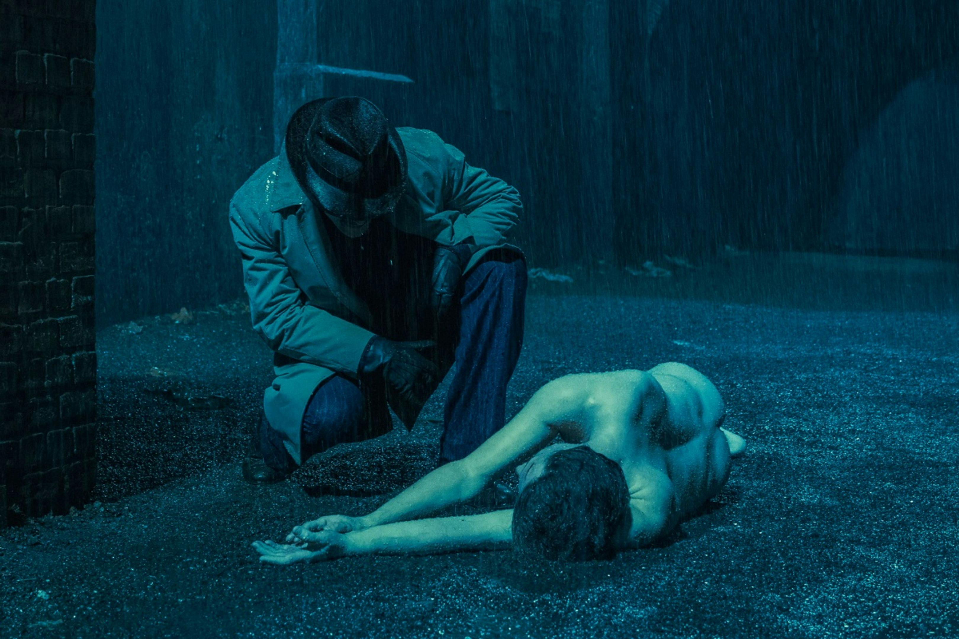  Imagen de la serie 'Cadáveres' con Jacob Fortune-Lloyd
