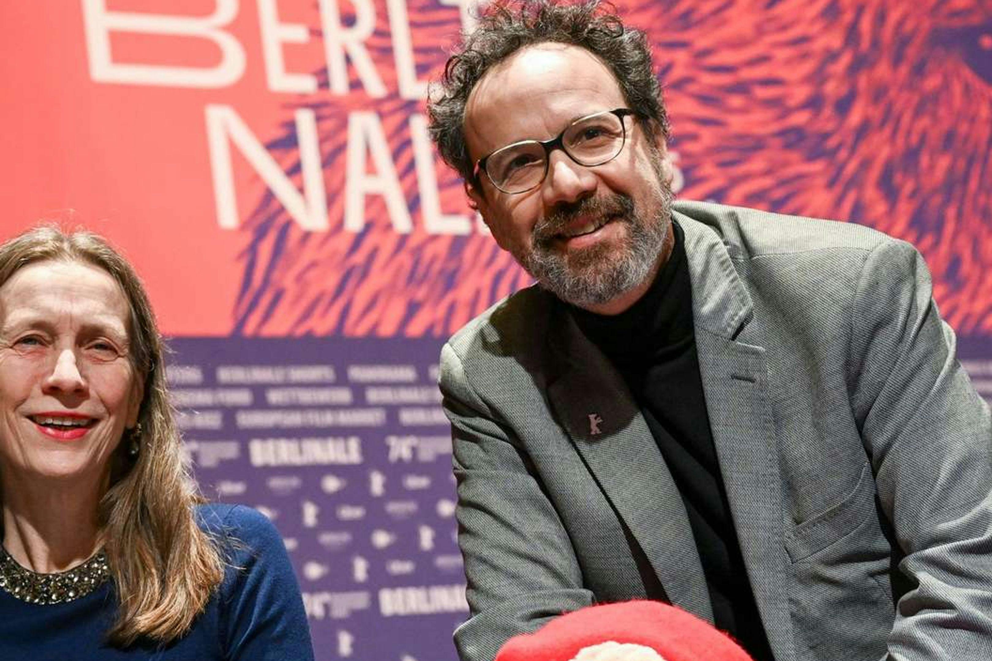 Los codirectores de la Berlinale, Mariëtte Rissenbeek y Carlo Chatrian, durante la presentación de la edición 2024 del festival