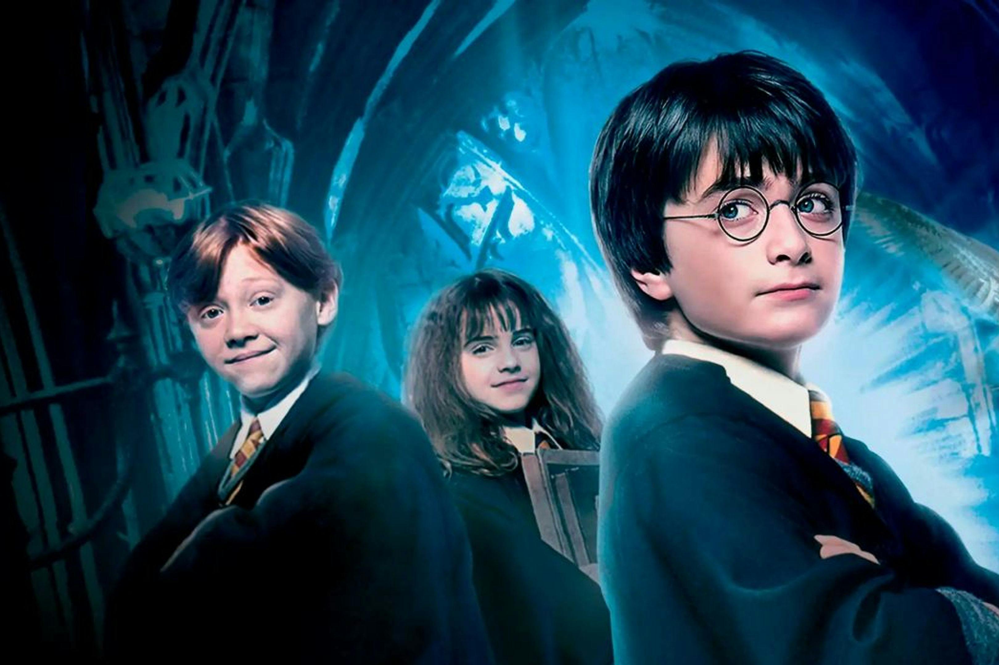 Póster de 'Harry Potter y la piedra filosofal' con Daniel Radcliffe, Rupert Grint y Emma Watson.