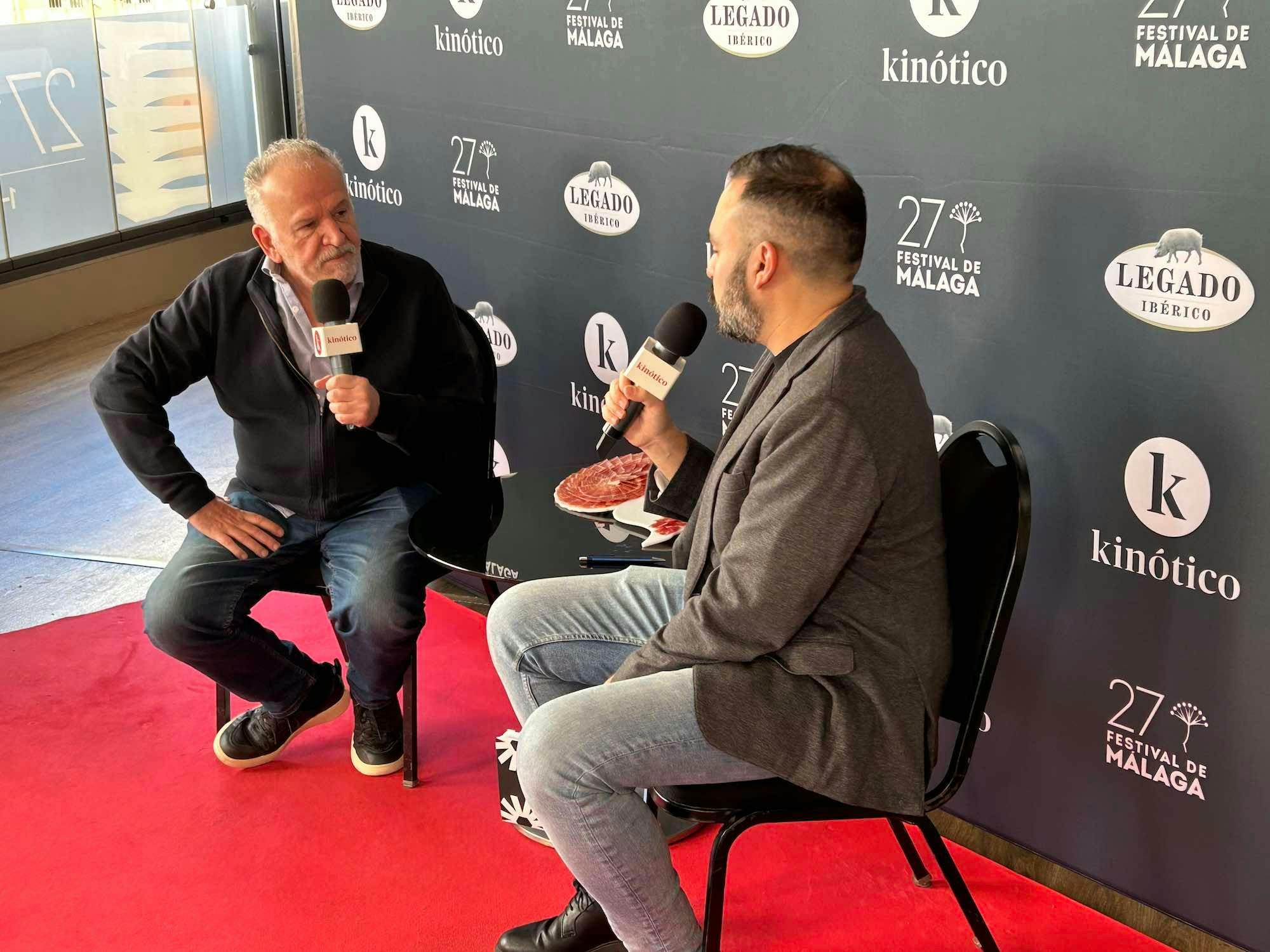 El director argentino Marcelo Piñeyro pasa por el set de Kinótico en el Festival de Málaga antes de recoger el Premio Retrospectiva