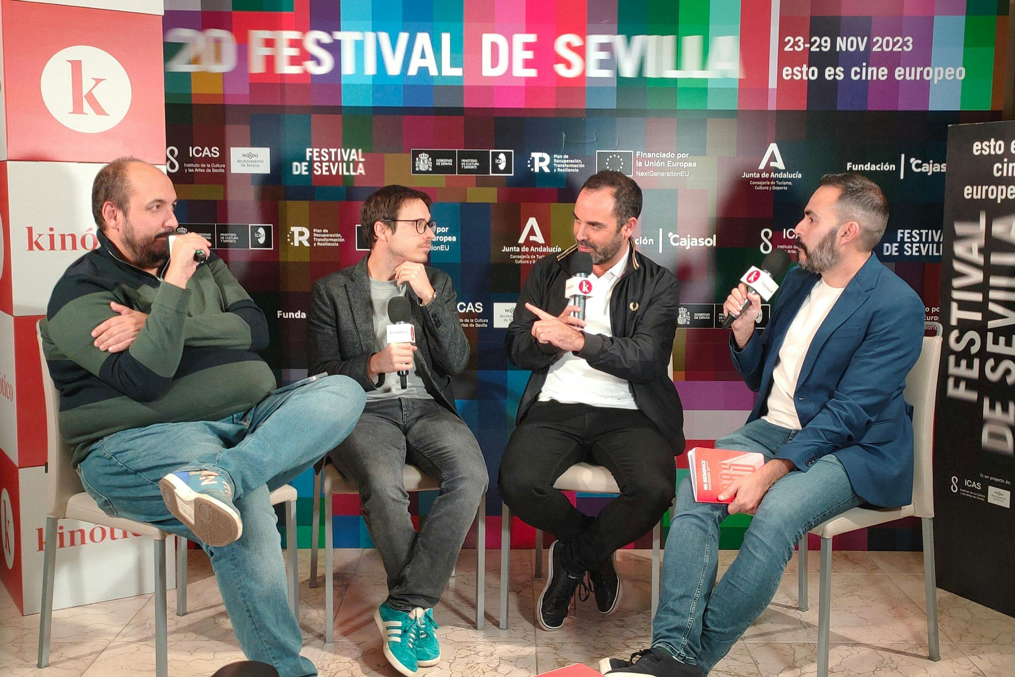 Dani Mantilla, Francesc Miró, Alejandro Ávila y David Martos, en el set audiovisual de Kinótico en Sevilla