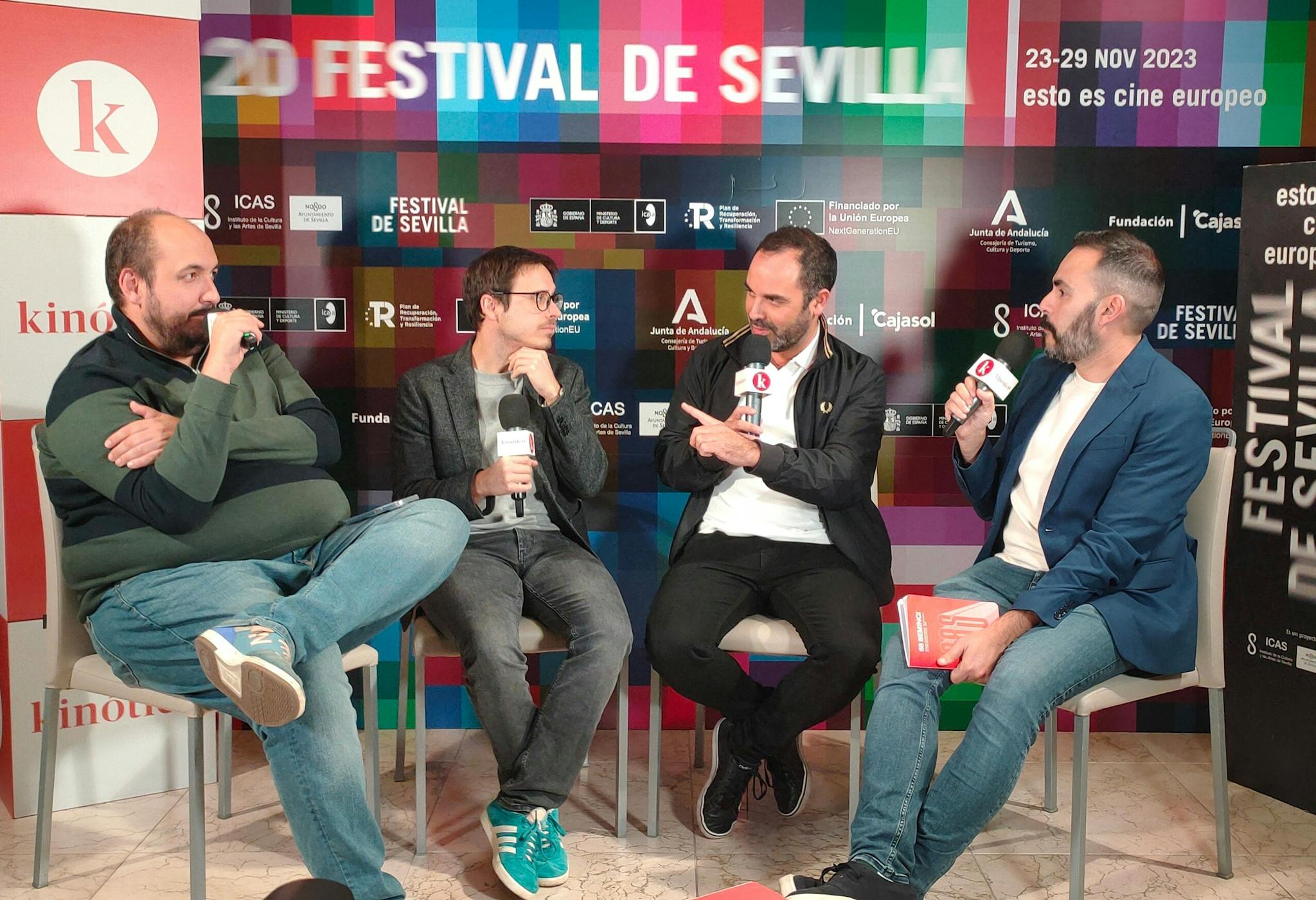 Dani Mantilla, Francesc Miró, Alejandro Ávila y David Martos, en el set audiovisual de Kinótico en Sevilla