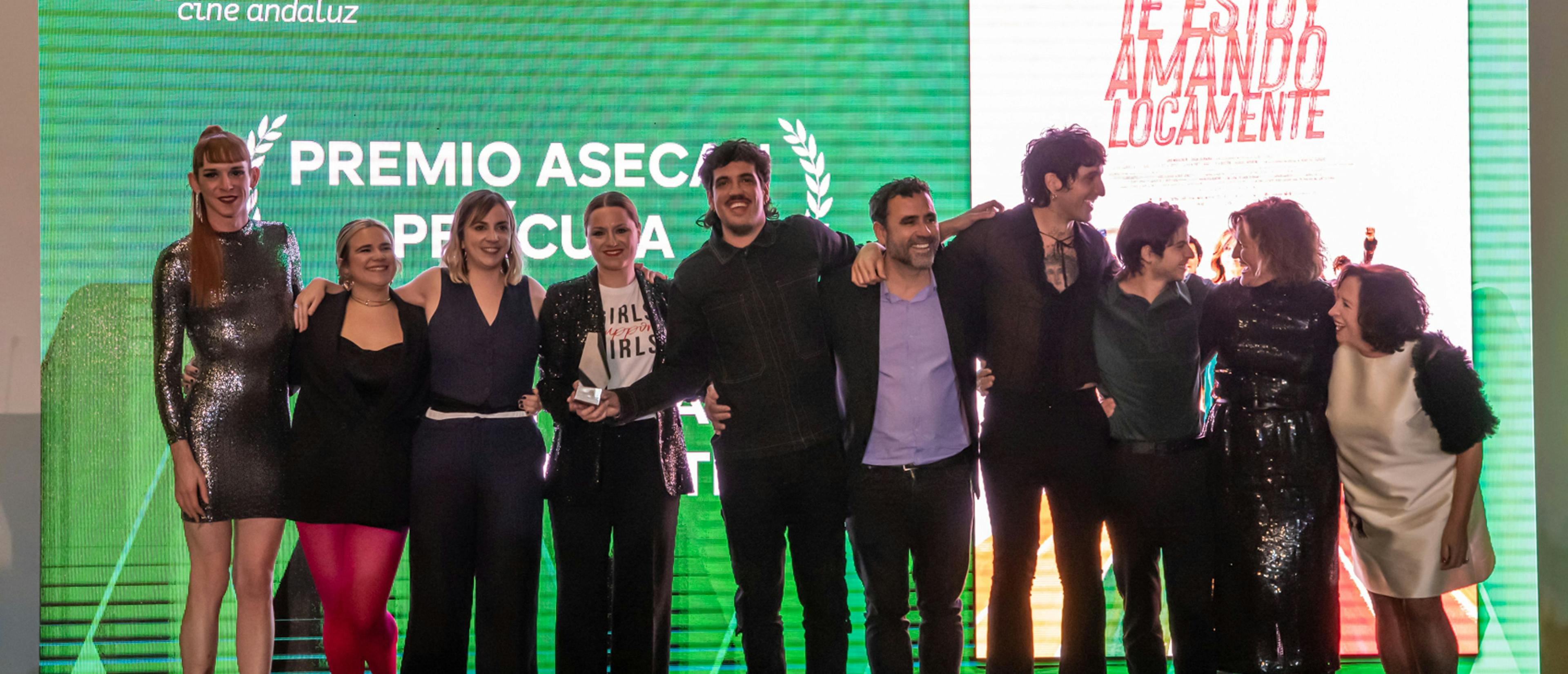 El equipo de 'Te estoy amando locamente' en la 36 edición de los Premios ASECAN