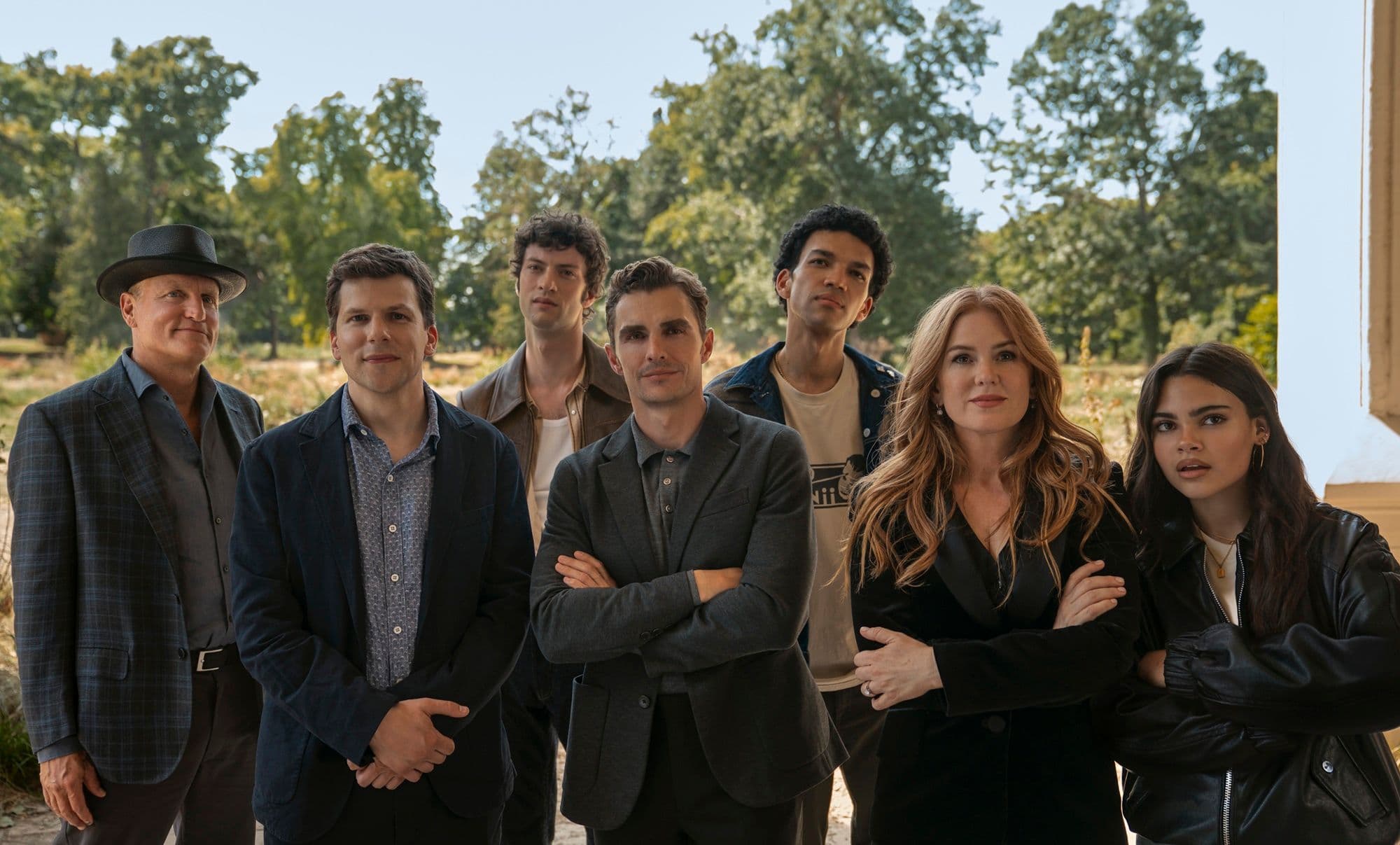 El elenco principal de 'Ahora me ves 3' (2025) en un fotograma promocional de la película