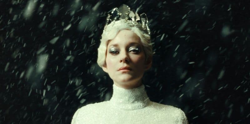 Marion Cotillard en un fotograma promocional de 'The ice tower', de Lucile Hadzihalilovic