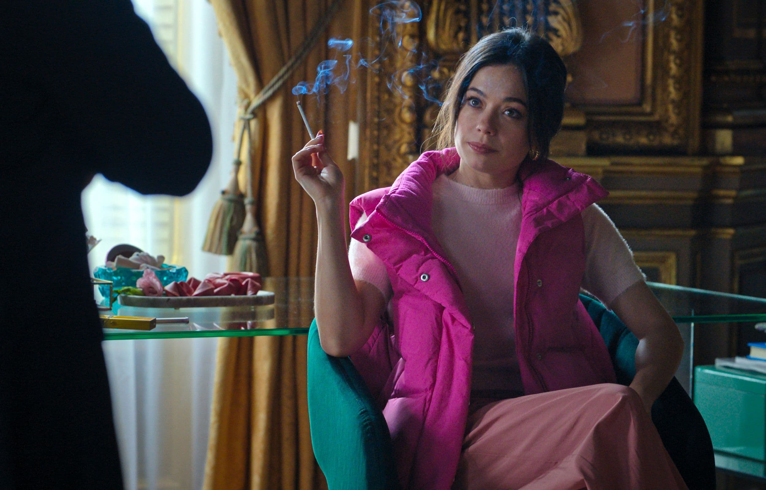 Anna Castillo en un fotograma de la serie 'Su Majestad'