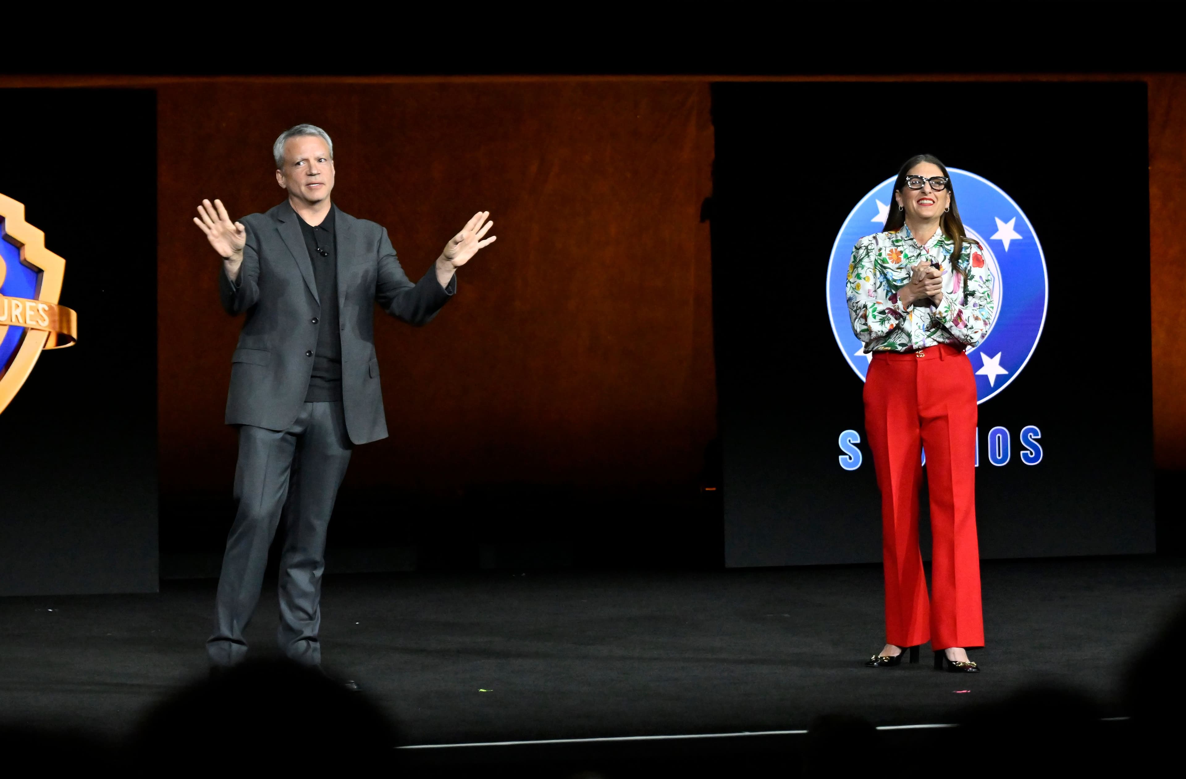 Los copresidentes y codirectores ejecutivos de Warner, Michael De Luca y Pam Abdy, durante la CinemaCon 2026