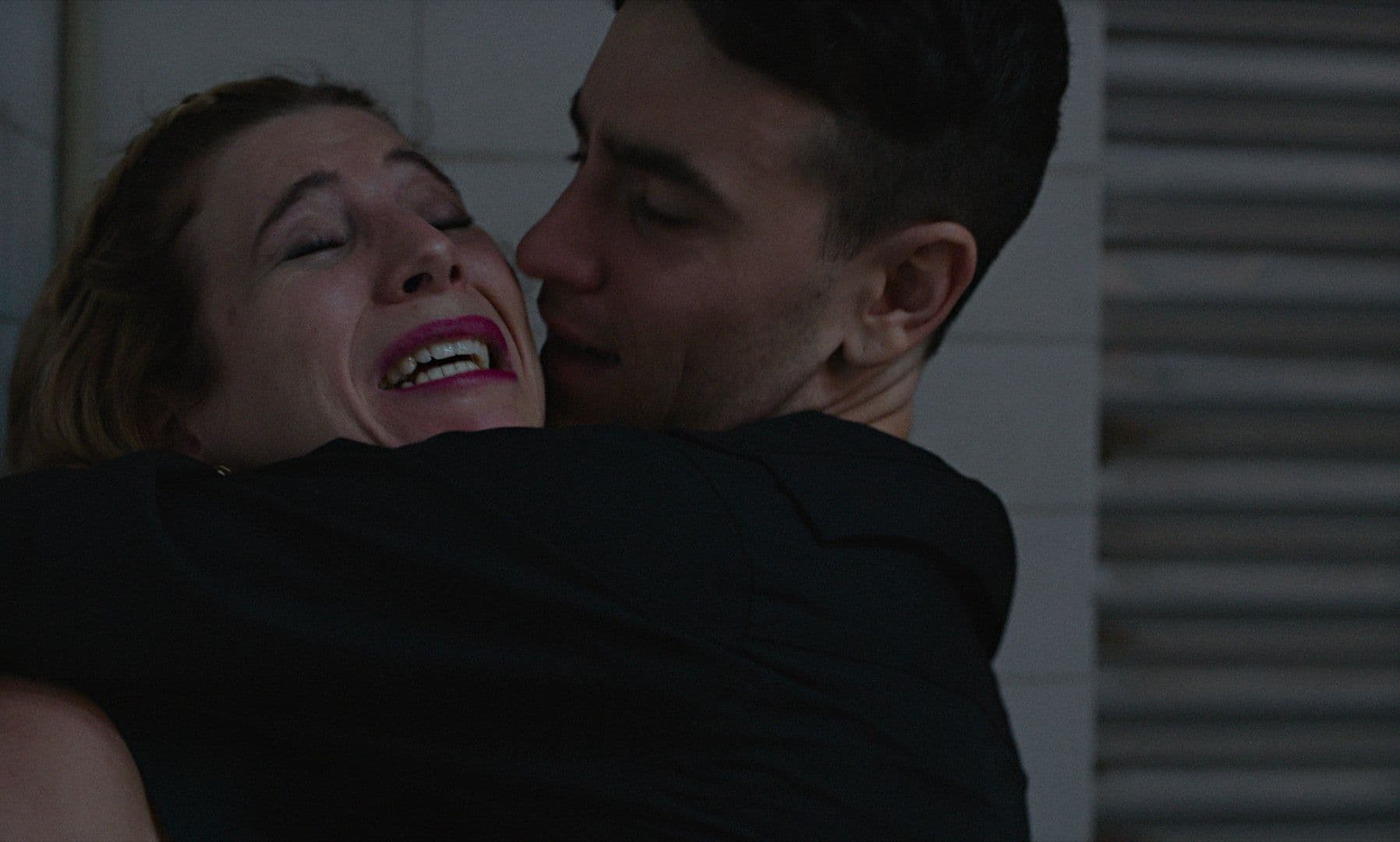 Ángela Cervantes y Àlex Monner en un fotograma promocional de 'La furia', de Gemma Blasco