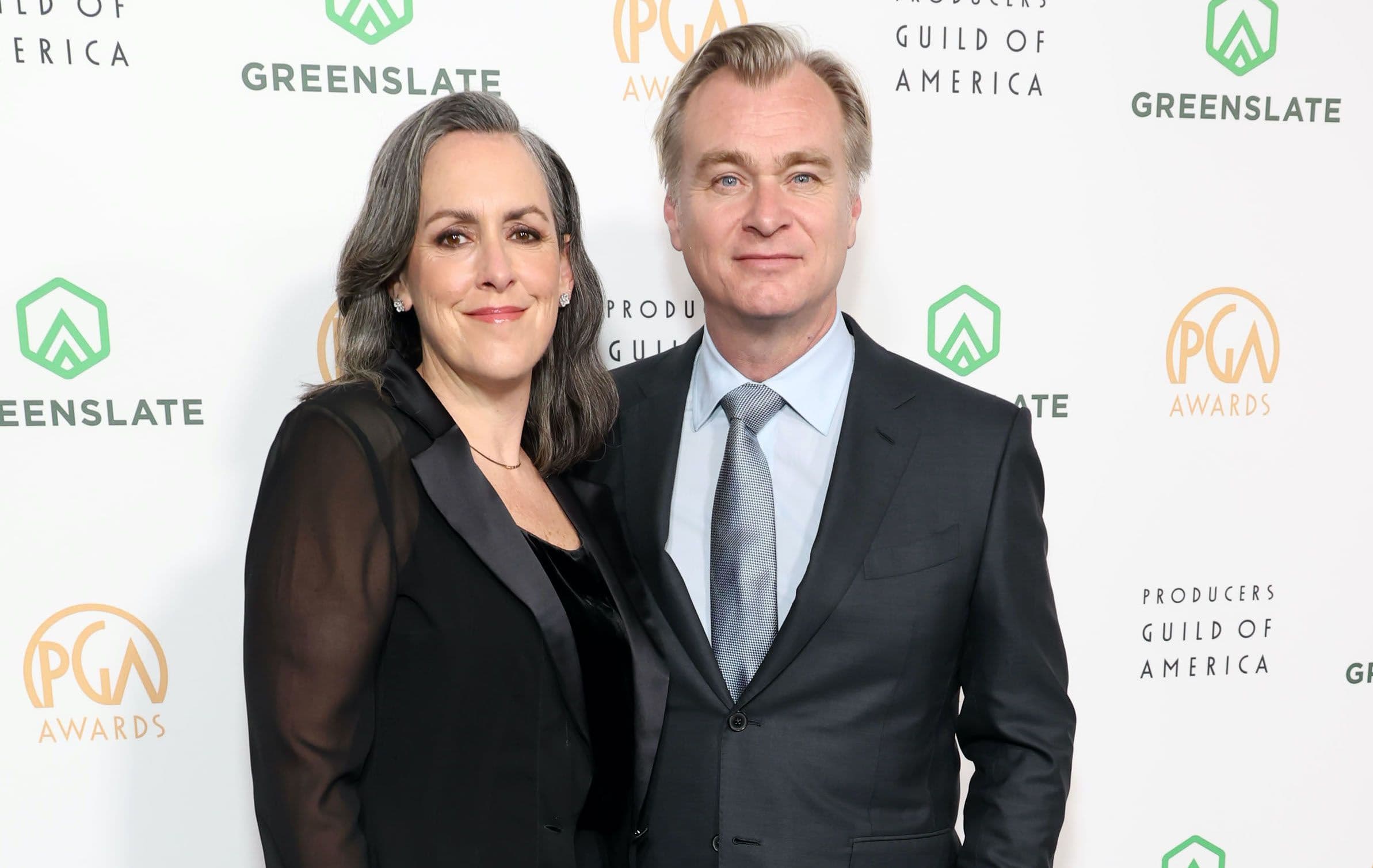 La productora Emma Thomas y el director Christopher Nolan, minutos antes de la victoria de 'Oppenheimer' en los PGA Awards