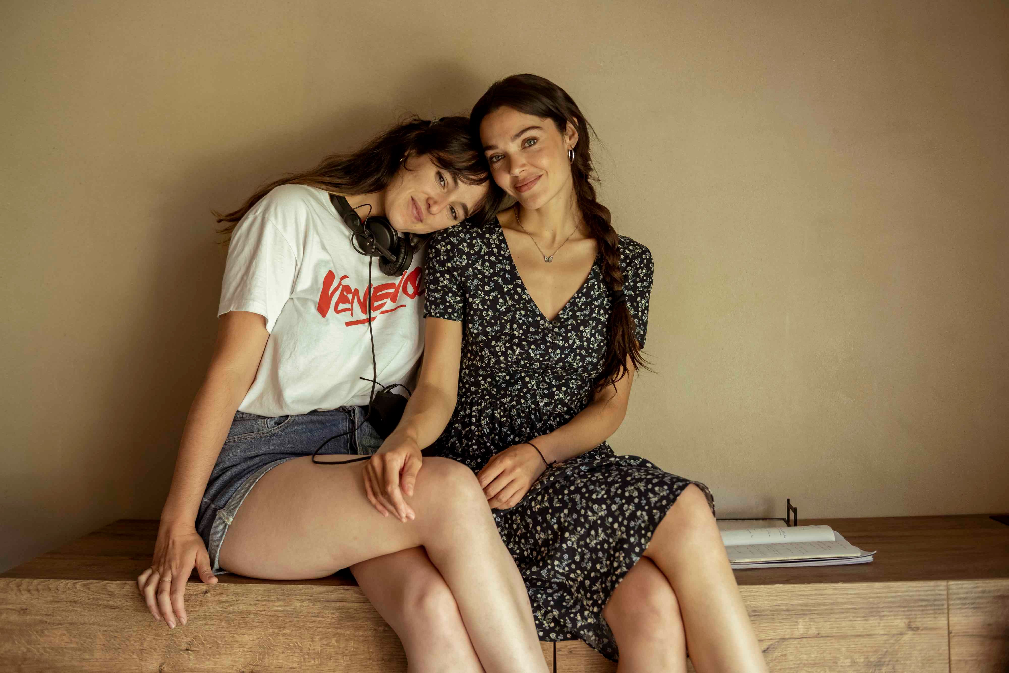 Claudia Costafreda y Ana Rujas en el rodaje de la T2 de 'Cardo'