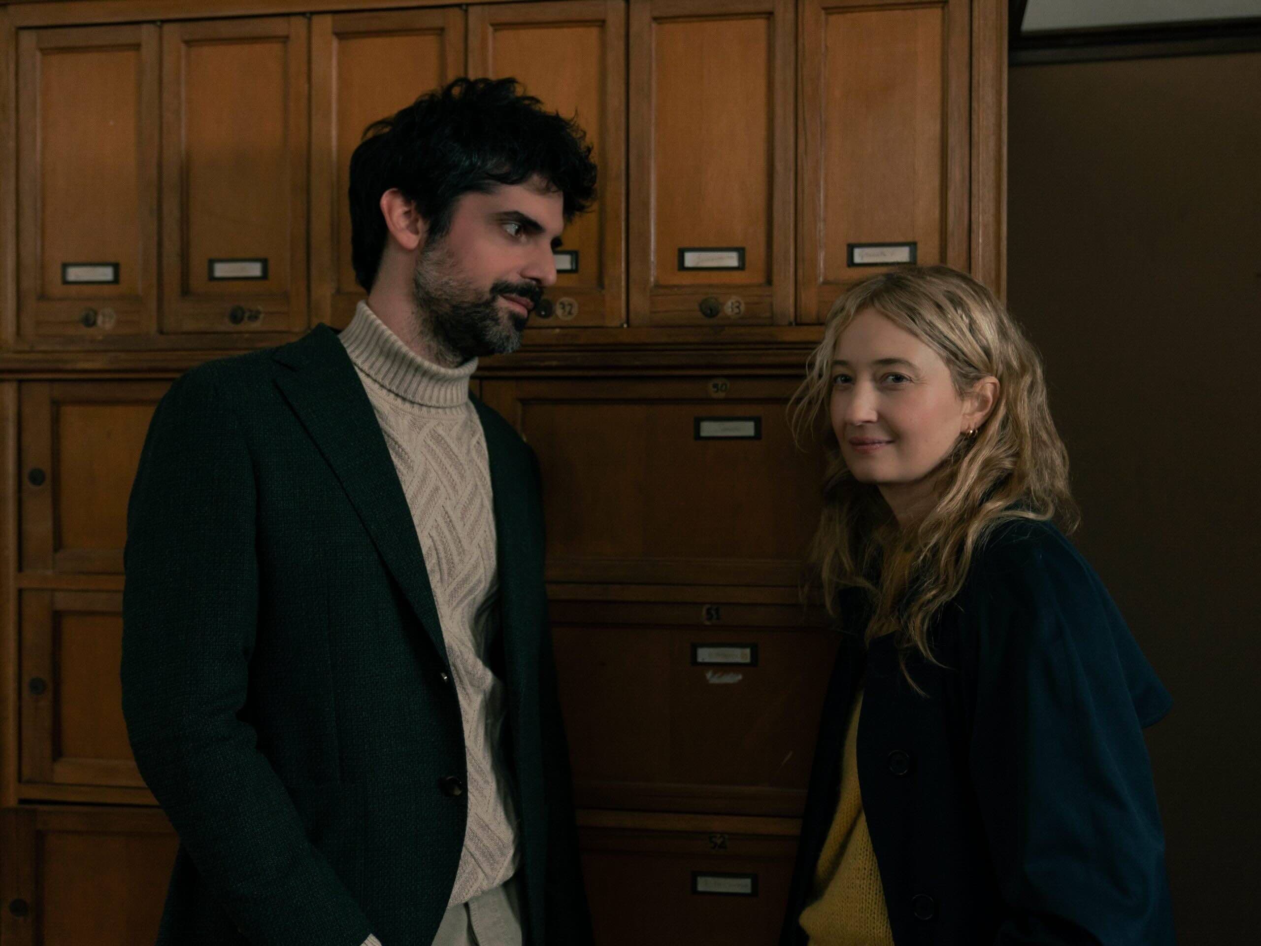 Francesco Carril y Alba Rohrwacher, en un fotograma promocional de 'Tres adioses', de Isabel Coixet
