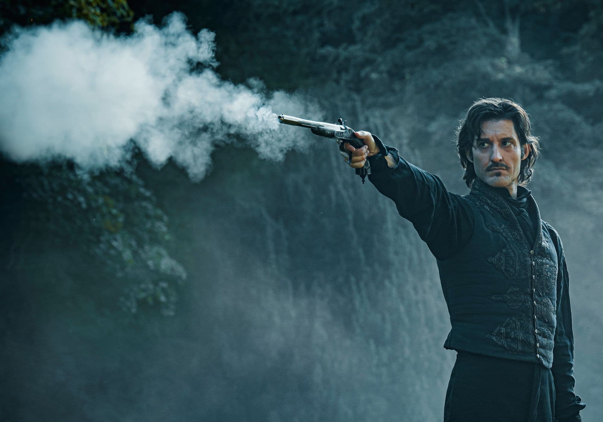Fotograma de la película 'El conde de Montecristo', con Pierre Niney