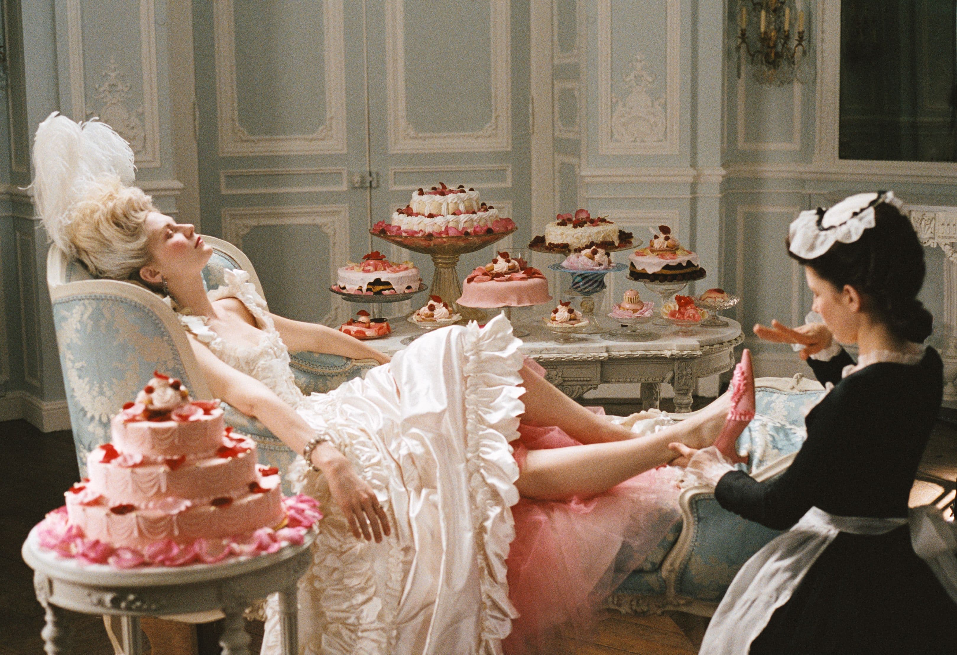 La actriz Kirsten Dunst, en una imagen promocional de la película 'Maria Antonieta', de Sofia Coppola