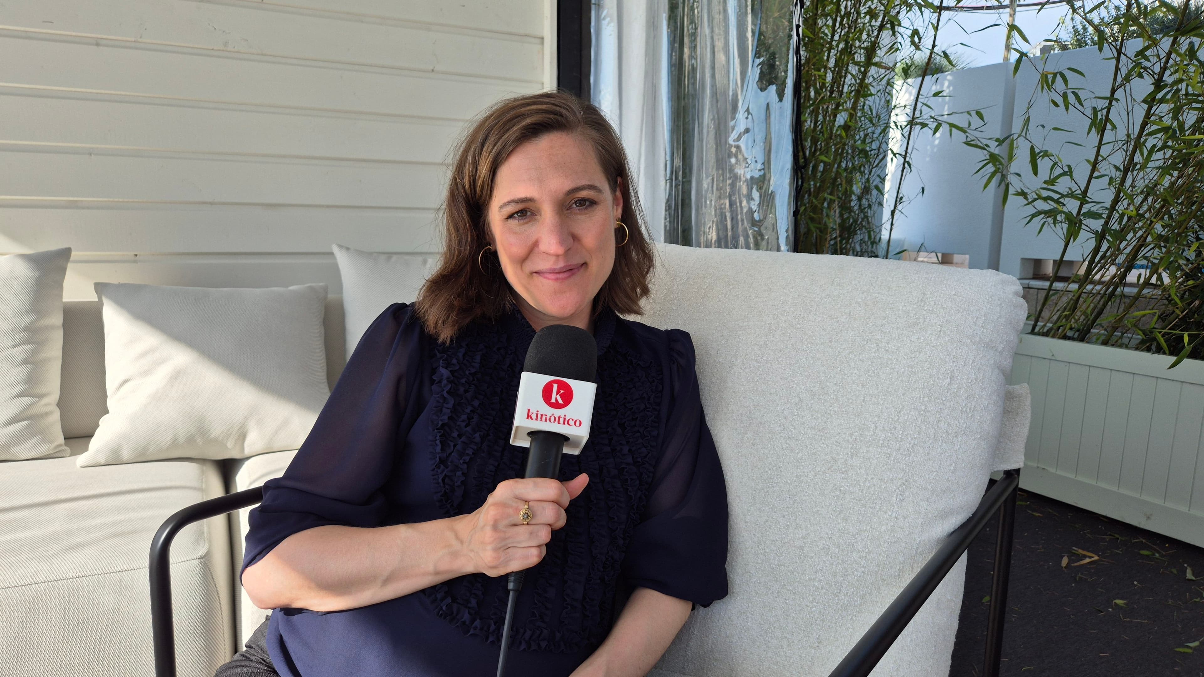 La directora Carla Simón, tras su entrevista con Kinótico en Cannes 2025 por 'Romería'