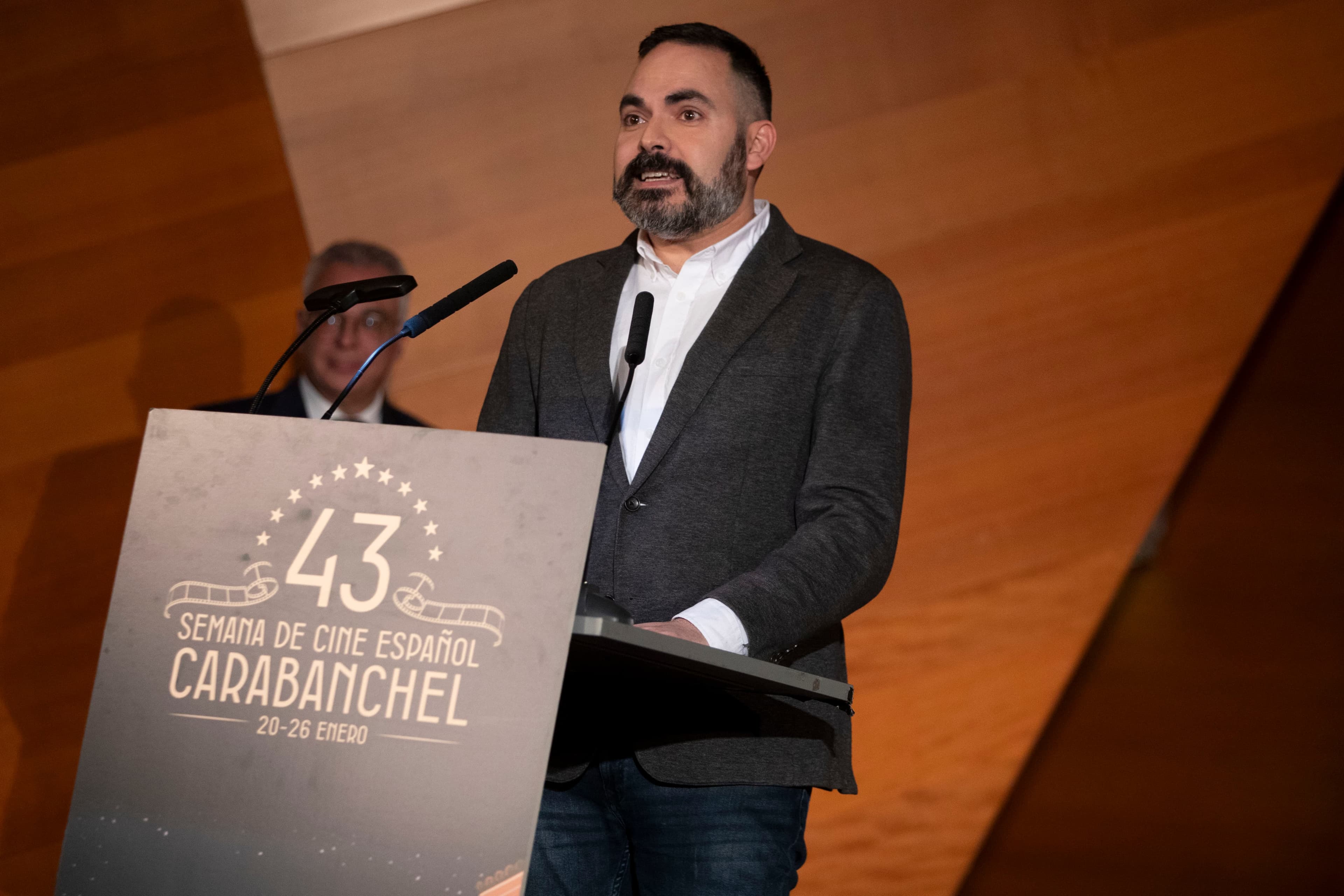 David Martos, director de Kinótico, pronuncia el discurso de agradecimiento por el Premio a la Comunicación 2025