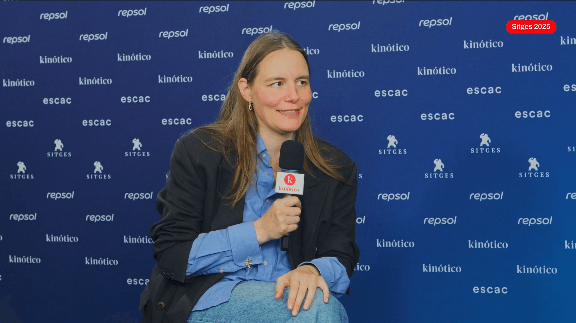 La directora noruega Emilie Blichfeldt a su paso por el set de Kinótico en el Festival de Sitges 2025