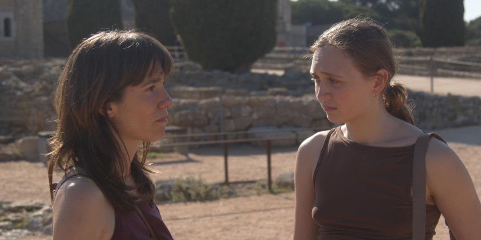 Un fotograma de la película 'Quan un riu esdevé el mar', de Pere Vilà, con Claud Hernández y Bruna Cusí