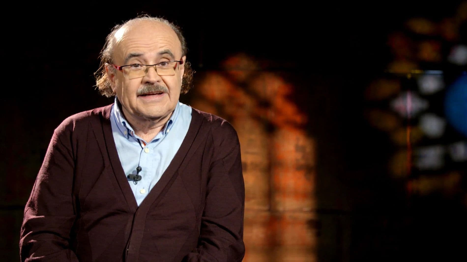 El guionista y dramaturgo Rodolf Sirera, en una entrevista detrás de las cámaras de 'La catedral del mar'