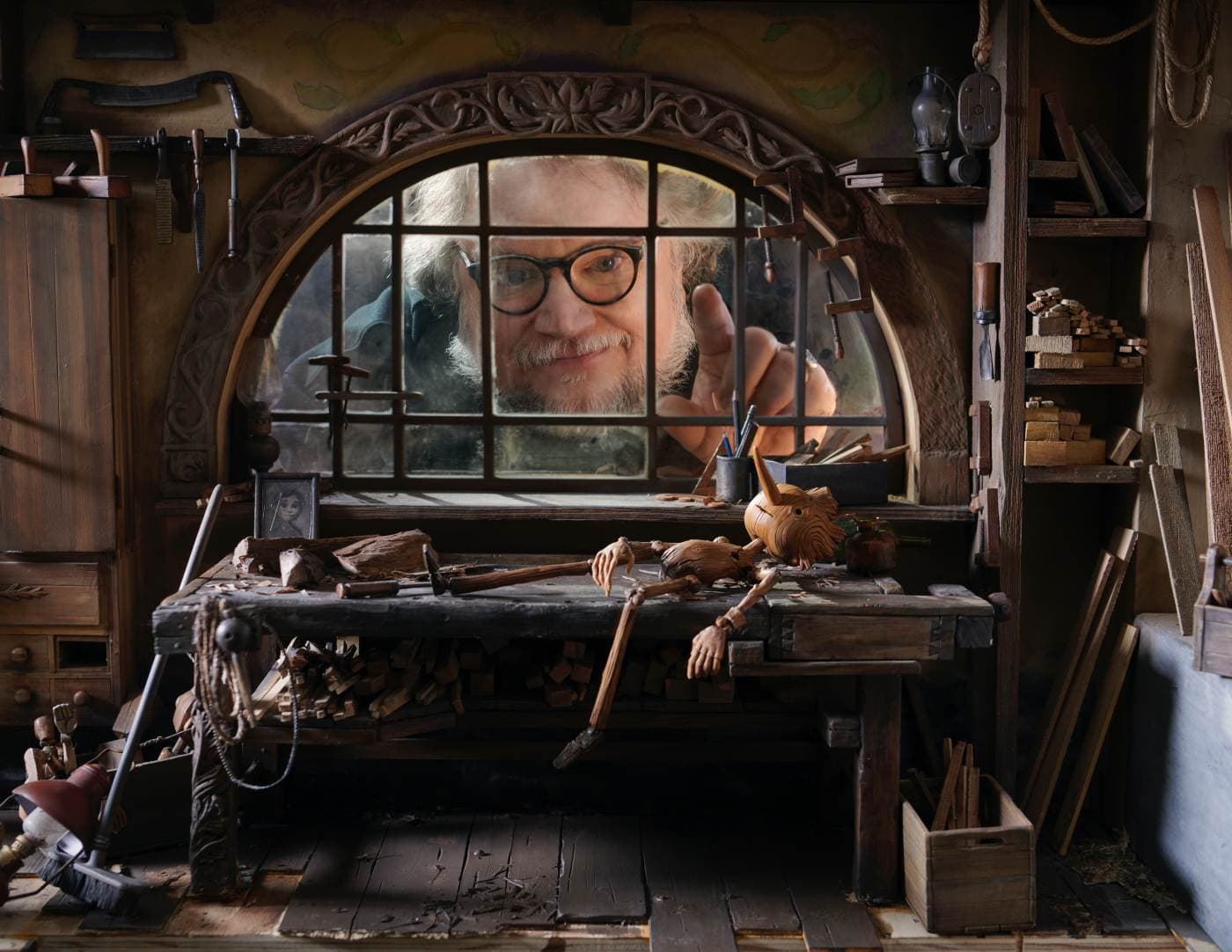 El director Guillermo del Toro, durante el rodaje de 'Pinocho', su película stop-motion para Netflix.
