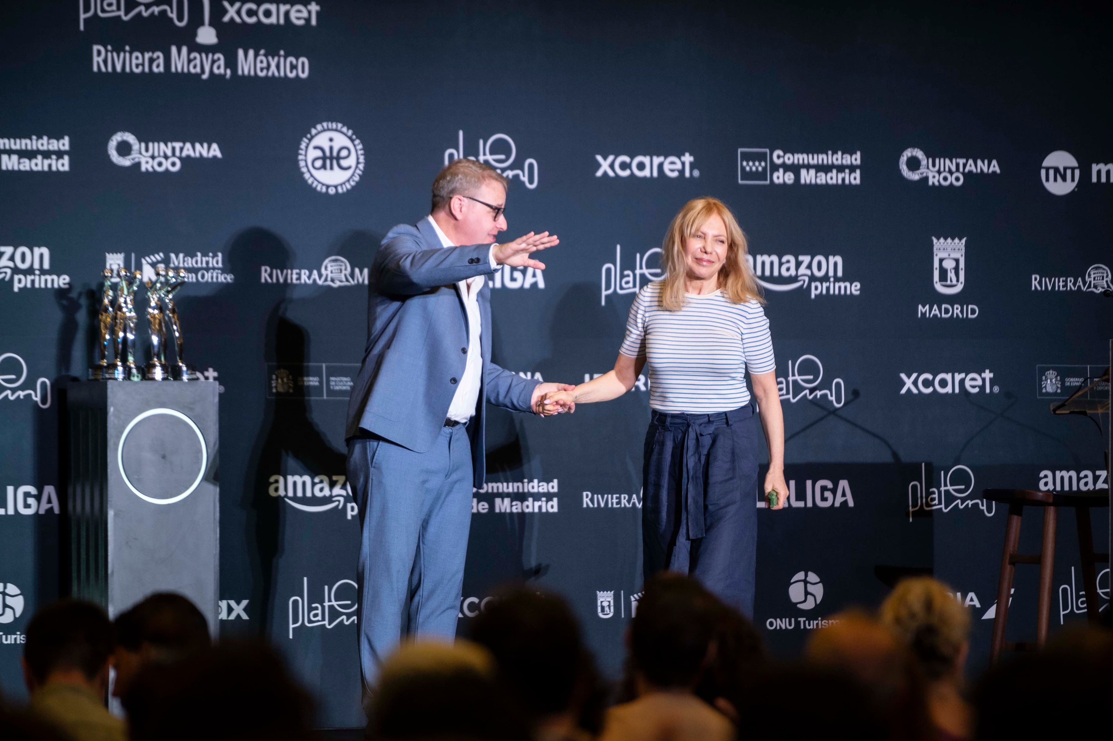 La actriz Cecilia Roth y el productor Axel Kuschevatzky, en la rueda de prensa previa a los XI Premios Platino