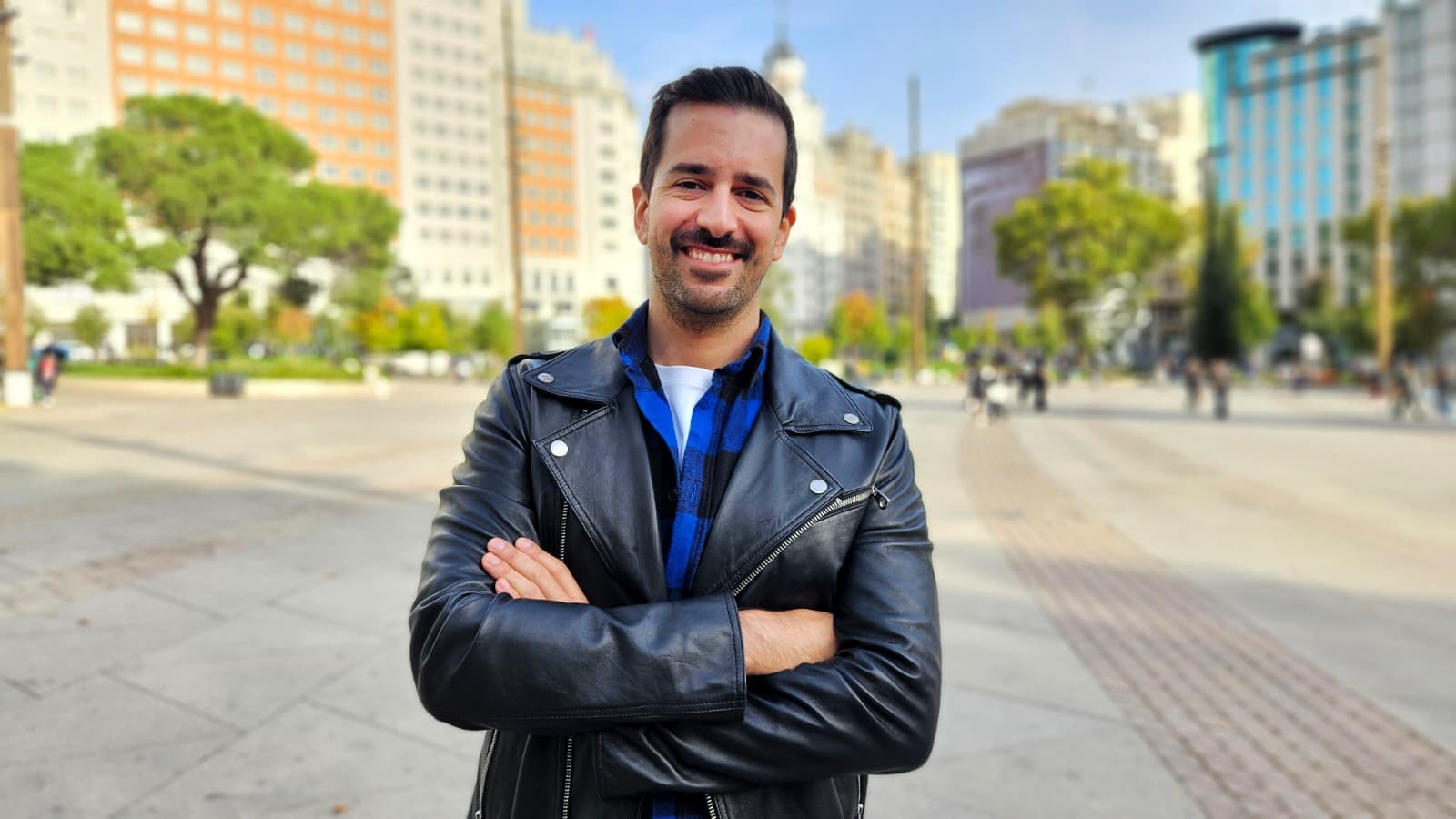 Iñaki Mayora, subdirector de Kinótico, fotografiado en la Plaza de España de Madrid