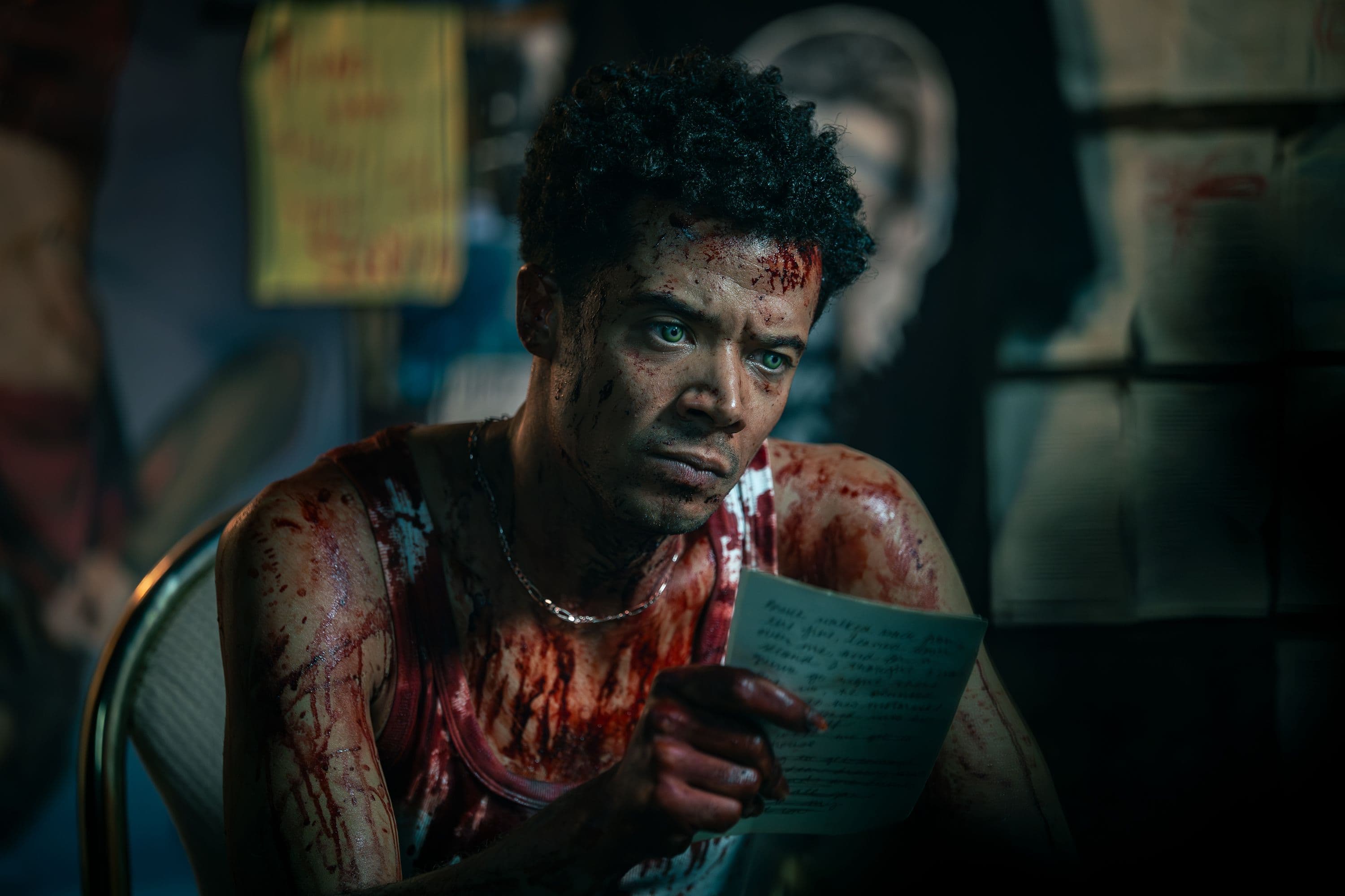 Jacob Anderson caracterizado como Louis de Pointe du Lac en un fotograma de 'El vampiro Lestat'