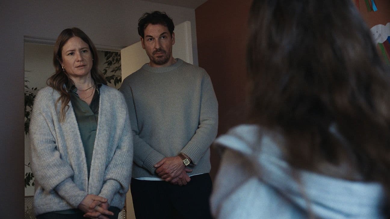 Julia Jentsch y Felix Kramer en un fotograma de 'Marielle lo sabe todo', de Frédéric Hambalek