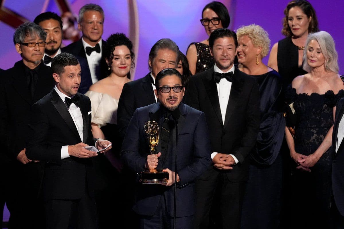 El equipo de la serie 'Shogun' recoge el Emmy a Mejor Serie de drama en la edición 76 de los premios
