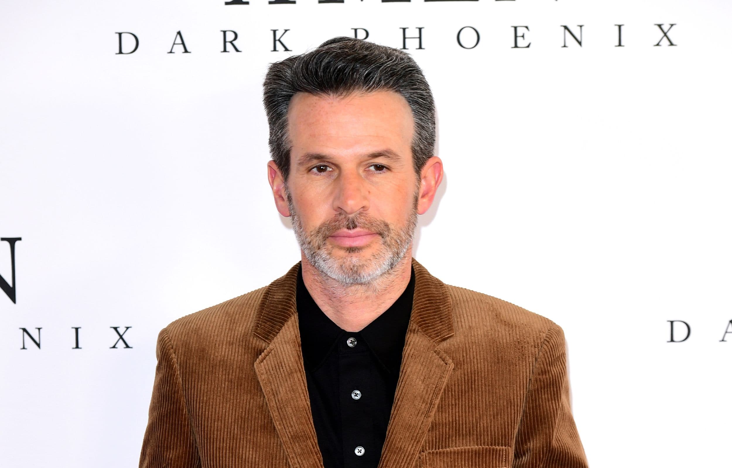 El director y productor Simon Kinberg posa en el photocall de la premiere en Londres de 'X-Men: Dark Phoenix'