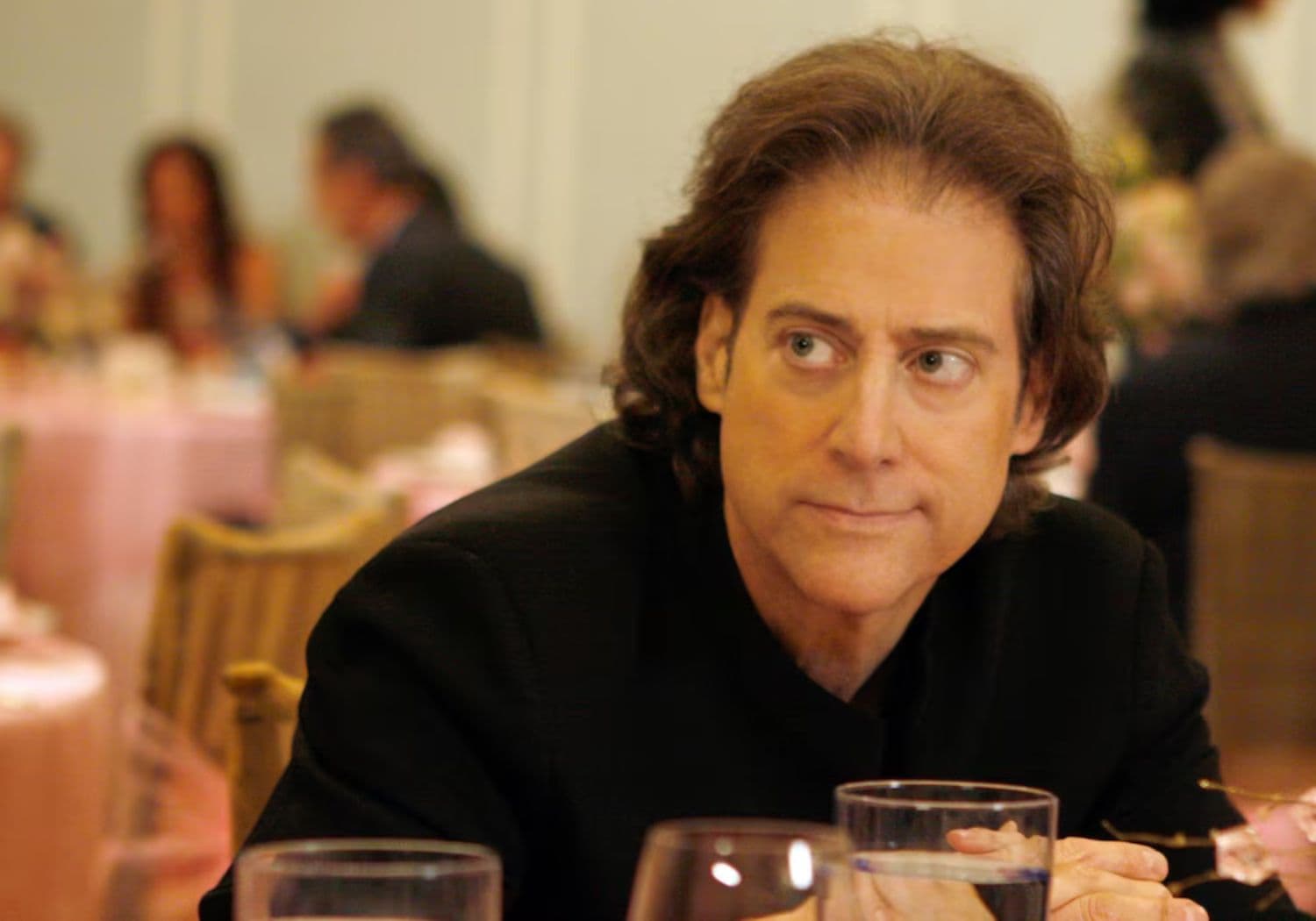 Fotografía promocional de la serie 'Curb your enthusiasm', con Ricard Lewis
