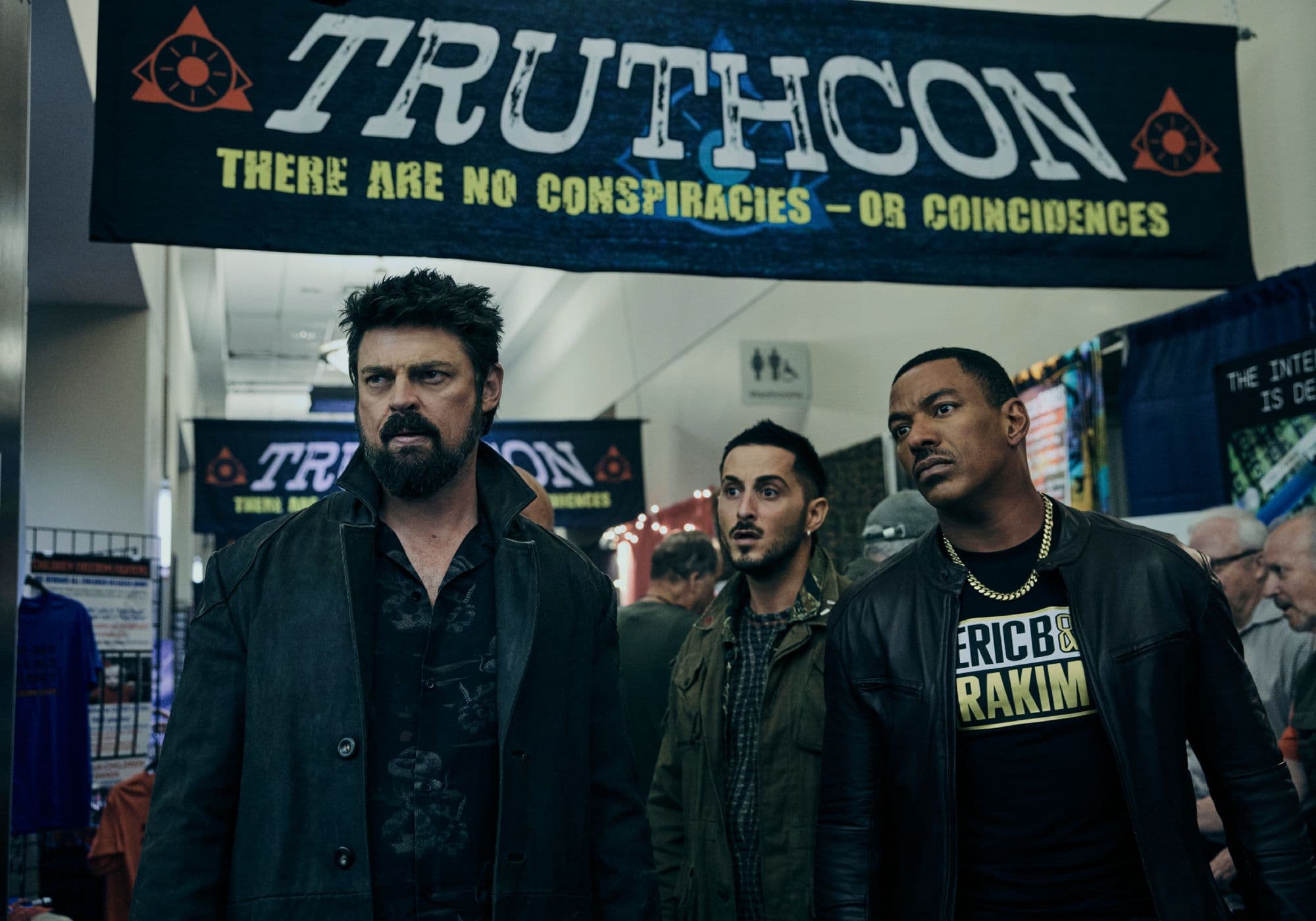Fotograma de la cuarta temporada de la serie de Prime Video 'The boys', con Karl Urban, Tomer Capone y Laz Alonso
