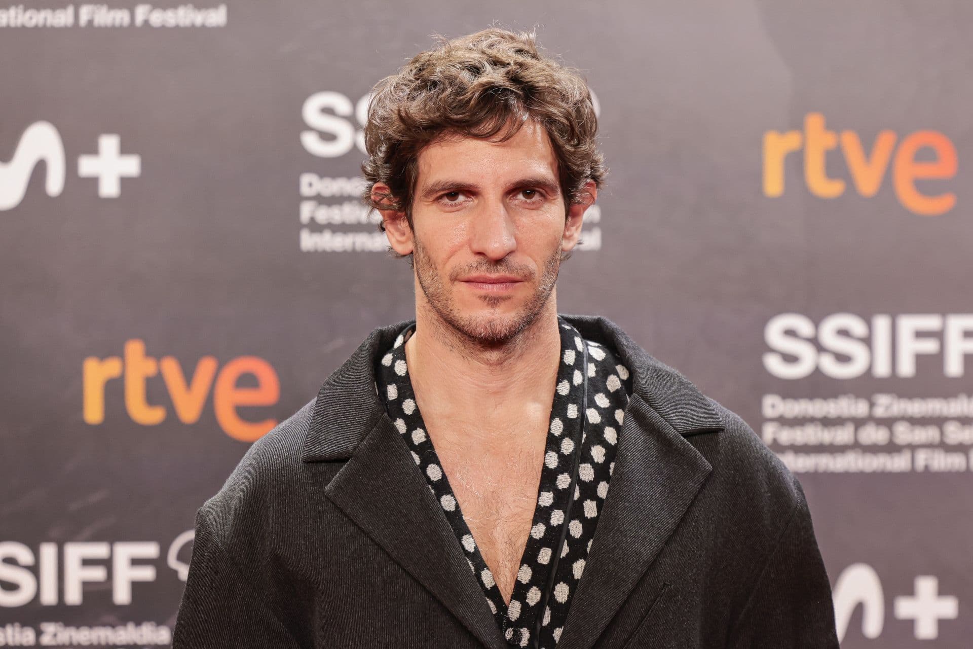 'La isla roja' es la cuarta película de Quim Gutiérrez en Francia, además de su primera colaboración con Robin Campillo