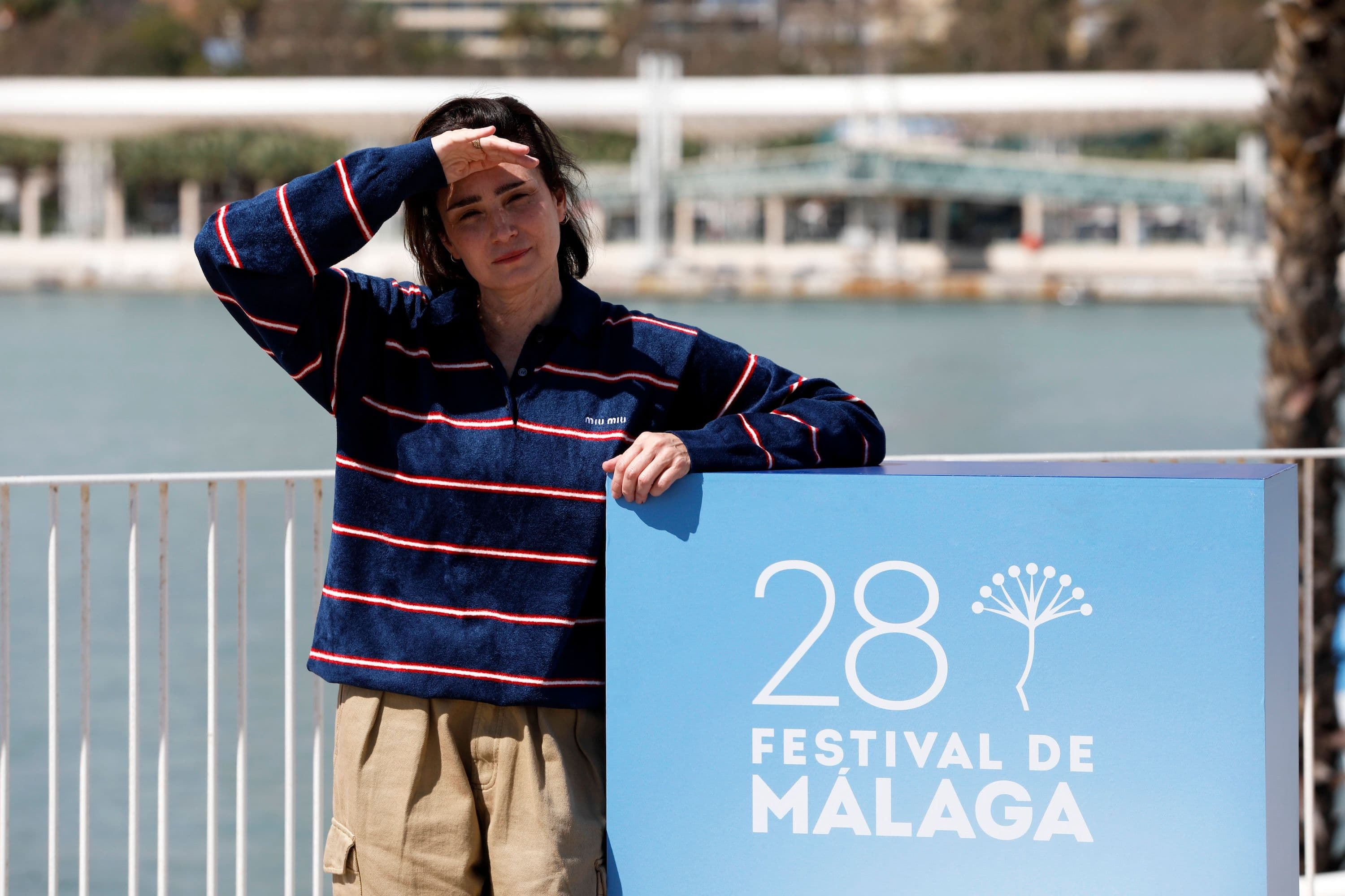 La actriz y directora Valeria Bertucelli posa en el photocall del Festival de Málaga 2025