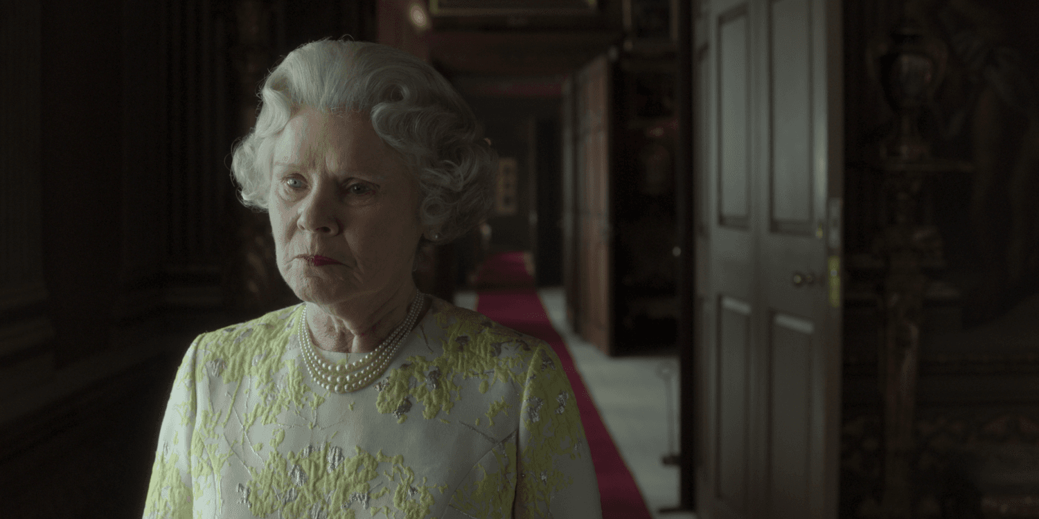 Imelda Staunton, en un fotograma de la sexta temporada de 'The crown'.