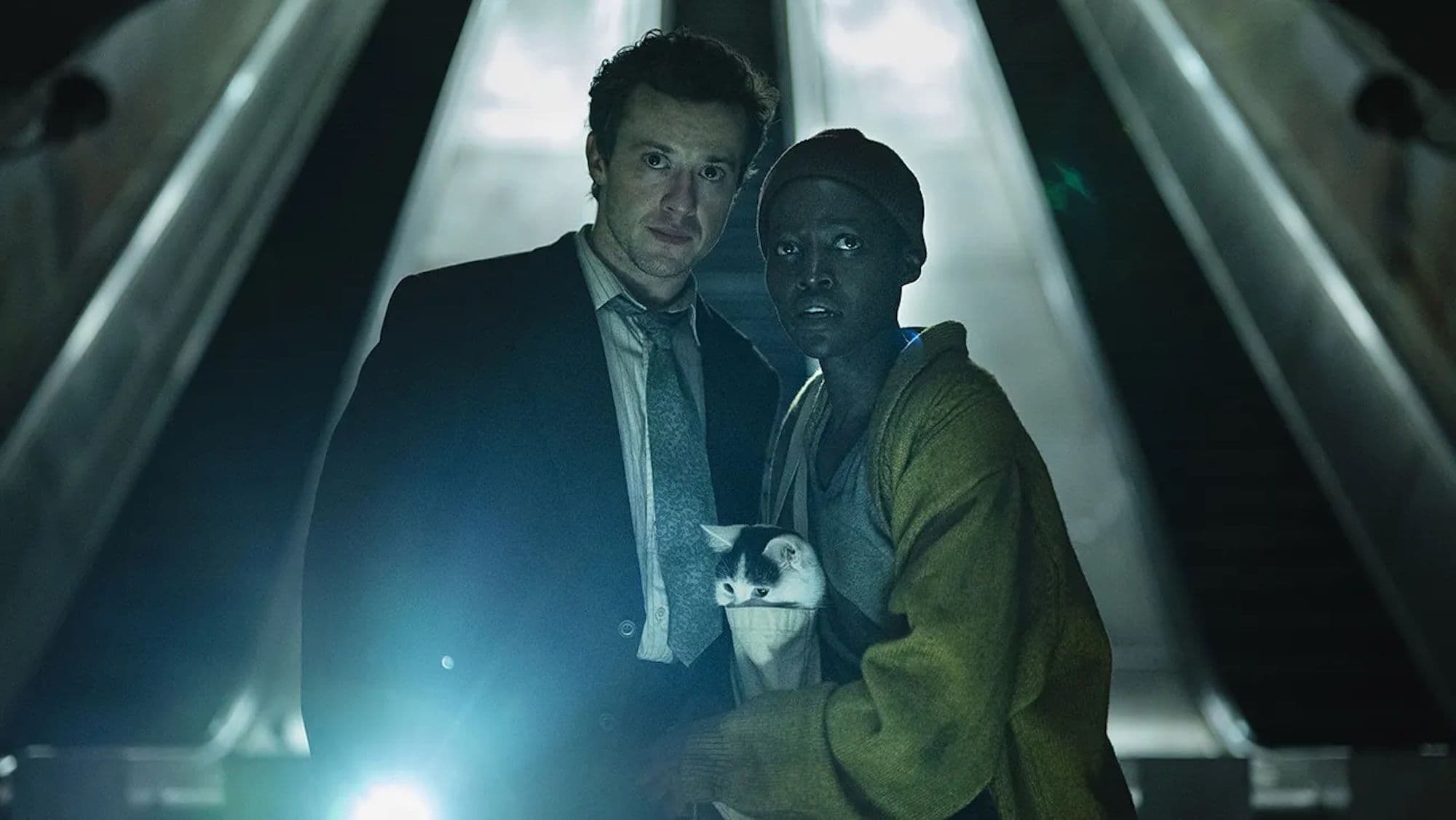 Joseph Quinn y Lupita Nyong'o en un fotograma de 'Un lugar tranquilo: día 1'