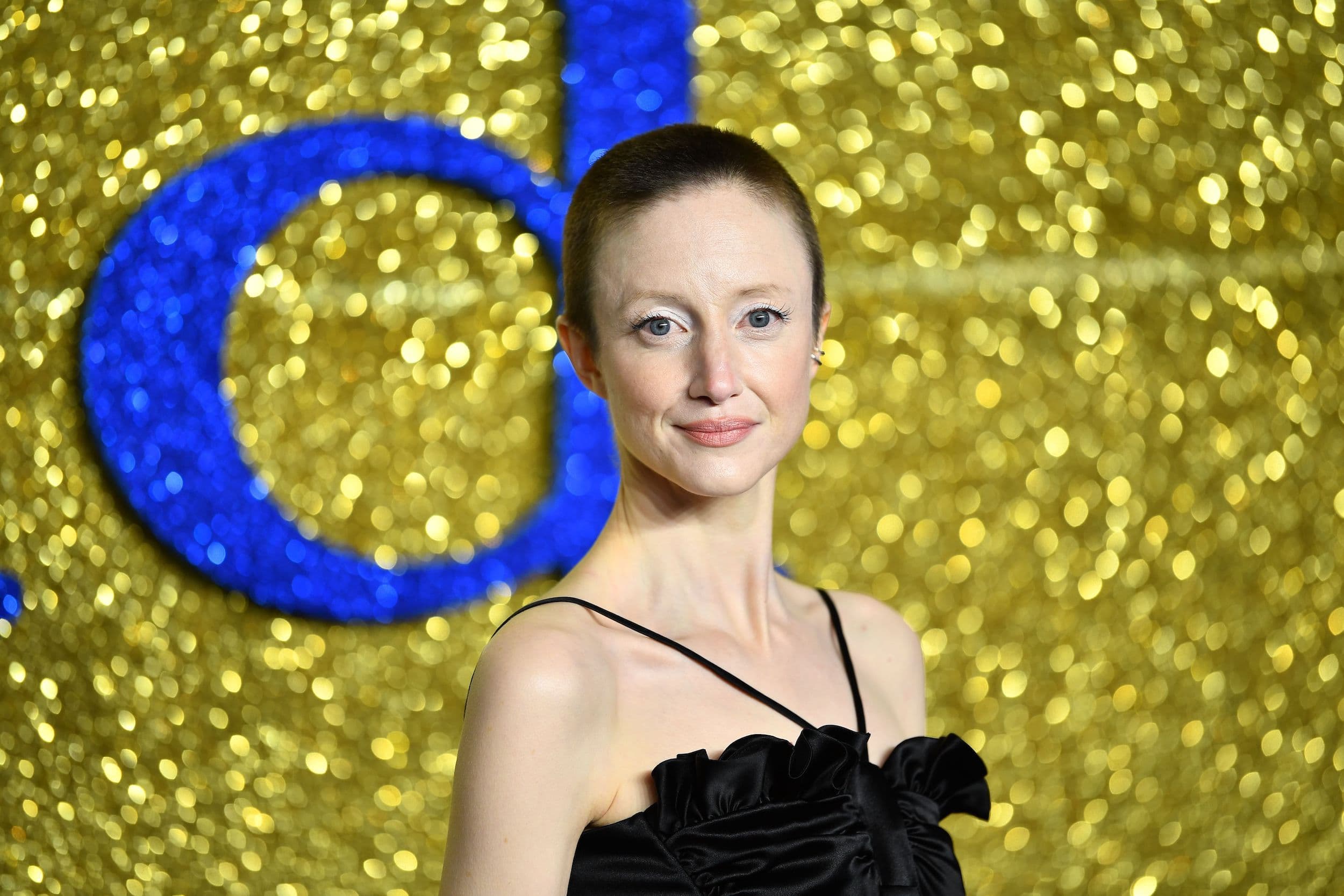 La actriz Andrea Riseborough acude a la premiere del musical Matilda en Londres