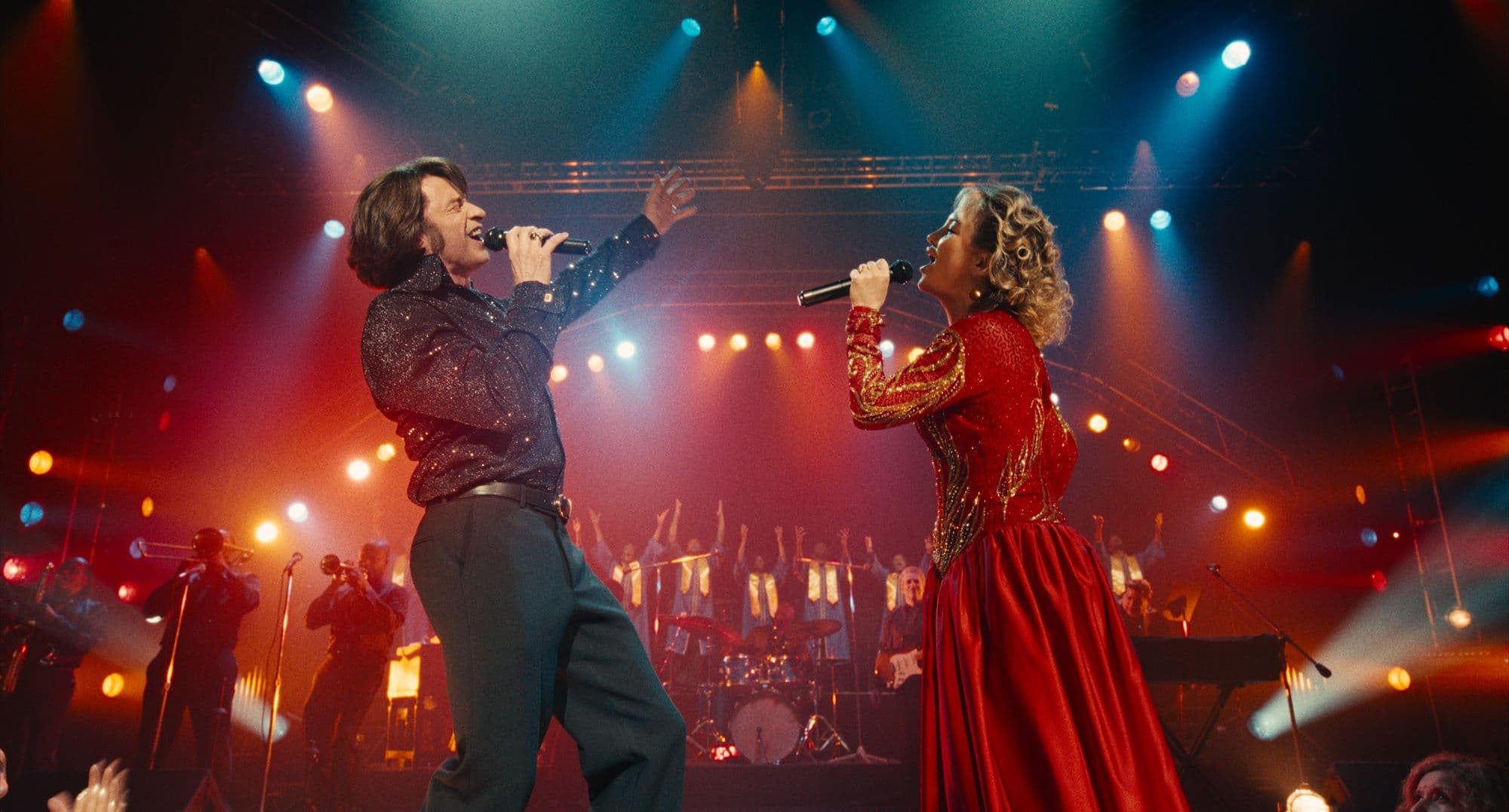 Kate Hudson y Hugh Jackman, en un fotograma promocional de 'Song Sung Blue: Canción para dos', dirigida por Craig Brewer
