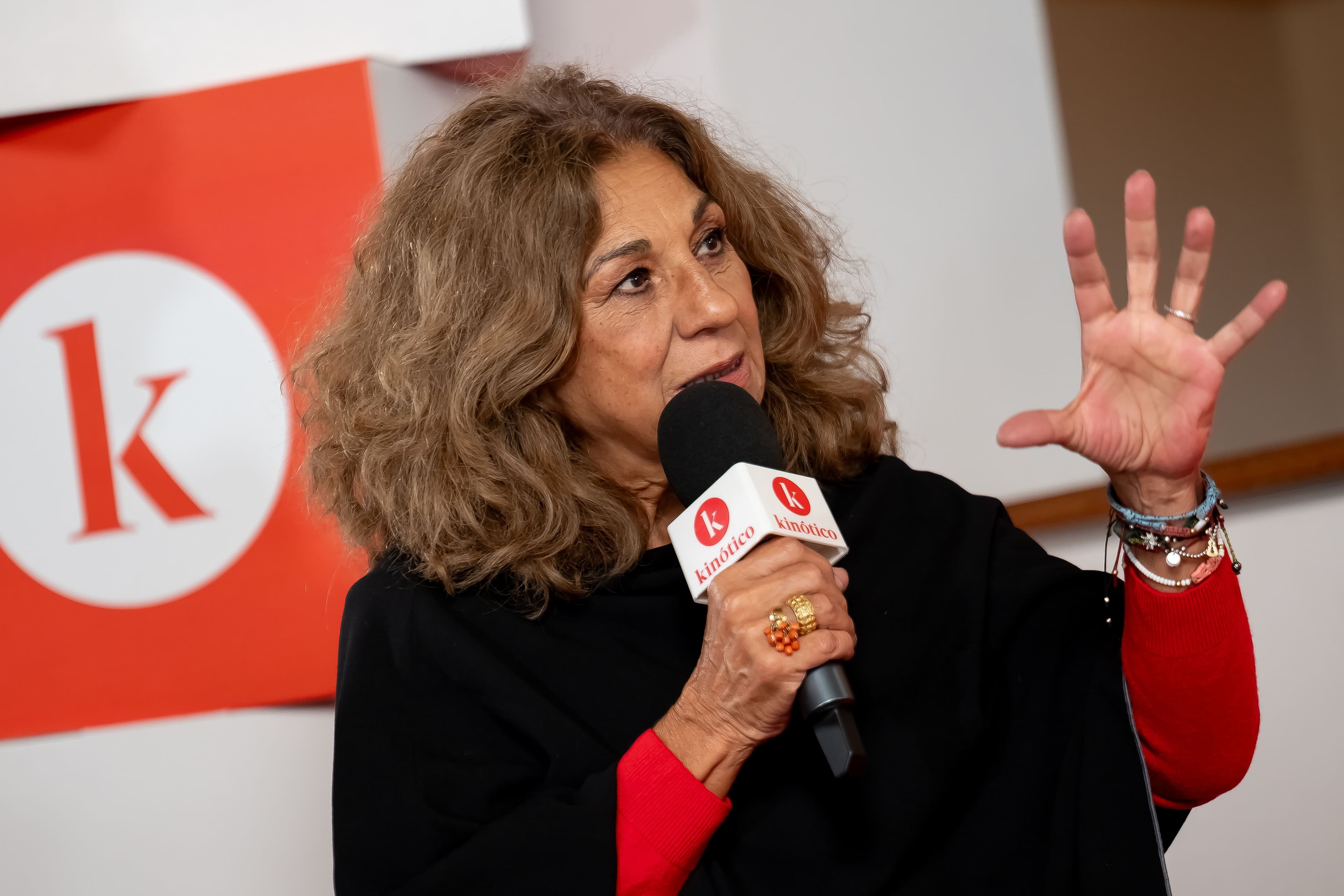 La actriz y cantante Lolita, a su paso por el set de Kinótico en la Seminci de Valladolid 2025
