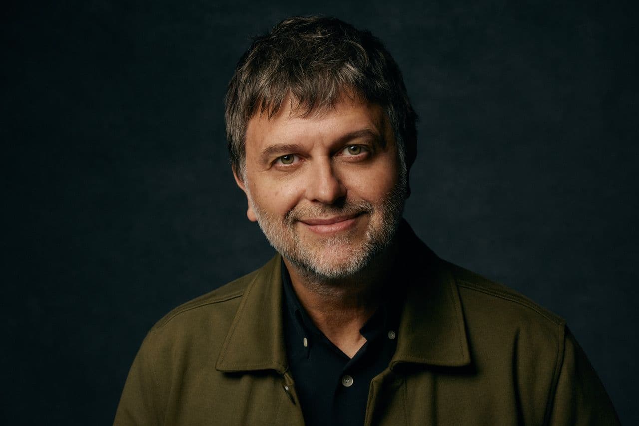El director Juan Carlos Fresnadillo, en una imagen de estudio durante la promoción de 'Damsel'