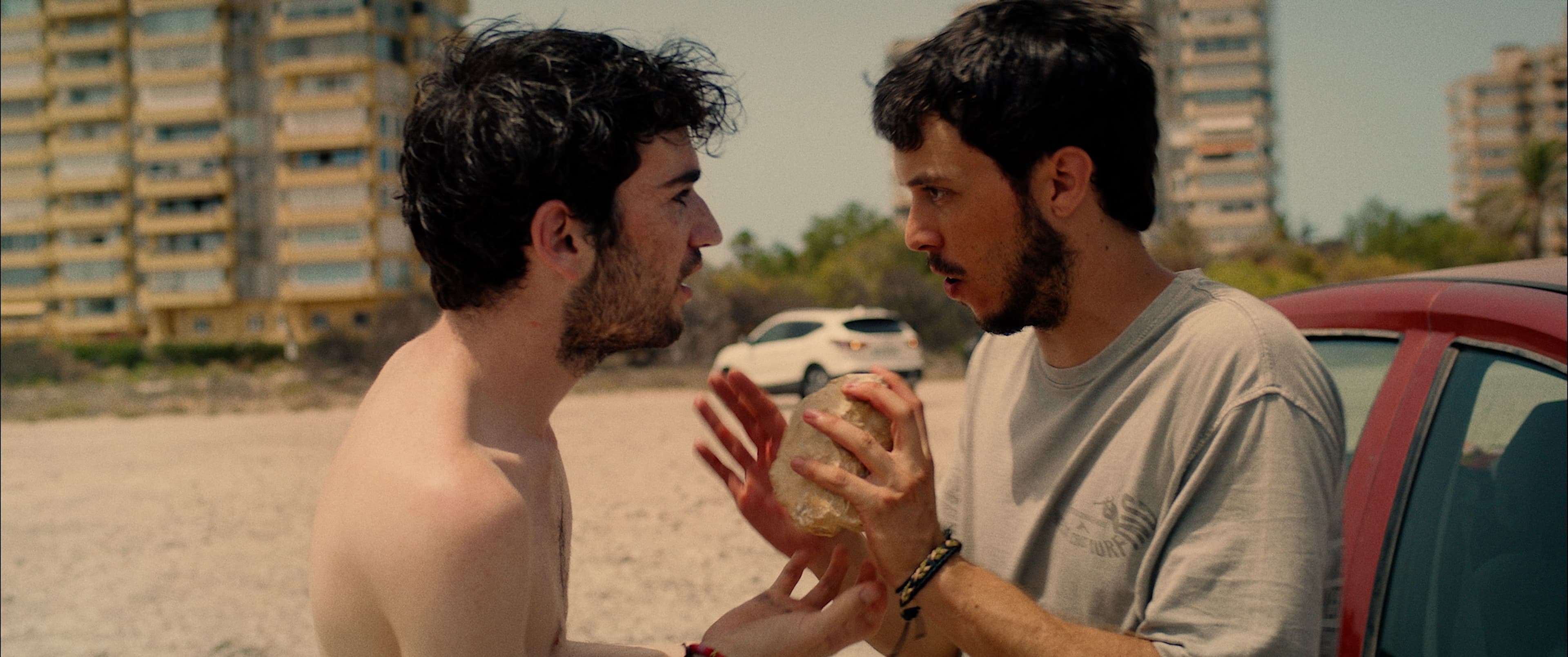 Los actores Jorge Motos y Manuel Canchal en un fotograma promocional del cortometraje 'Cólera'