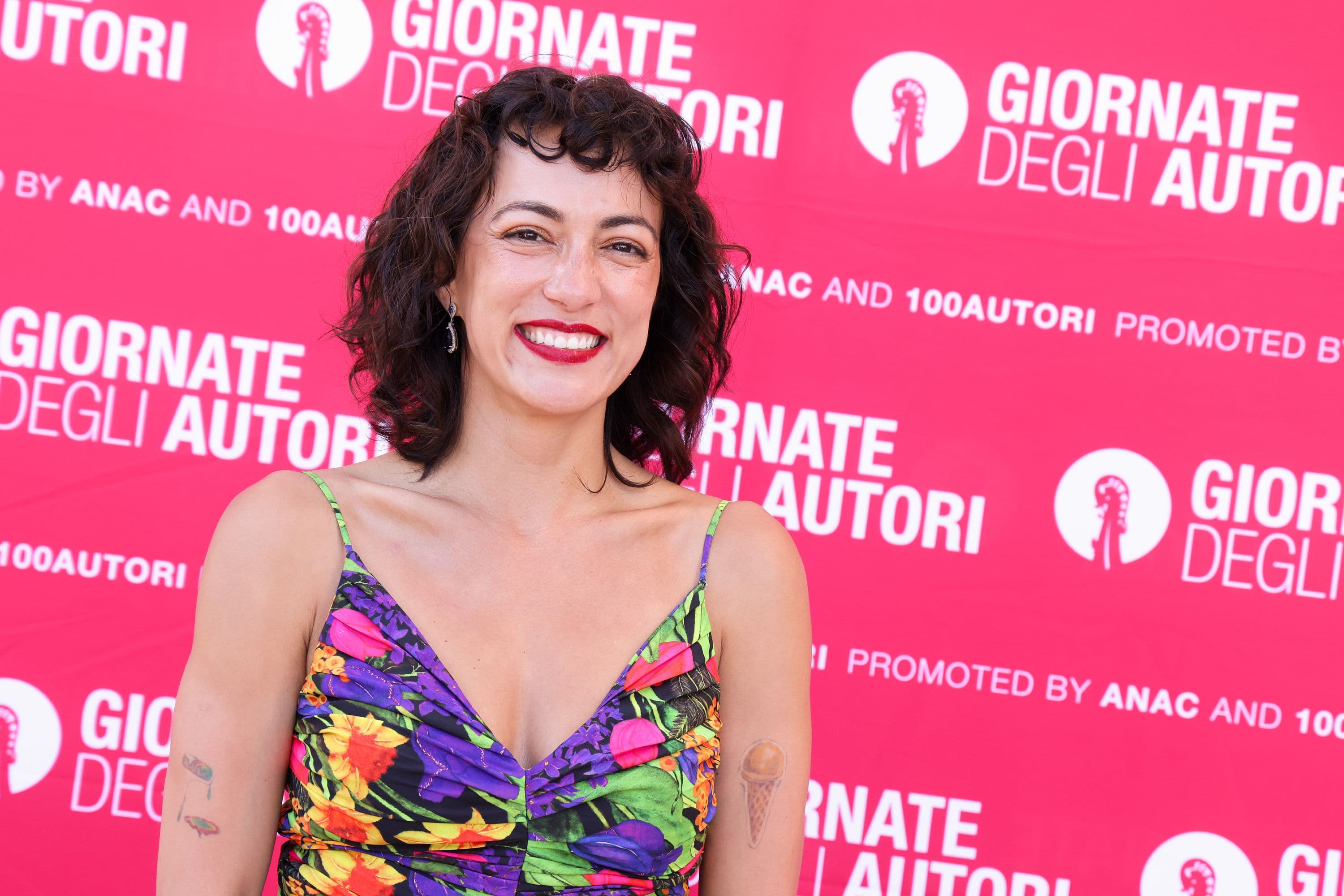 La actriz Mayra Hermosillo en el photocall de su ópera prima como directora, 'Vainilla', en el Festival de Venecia de 2025
