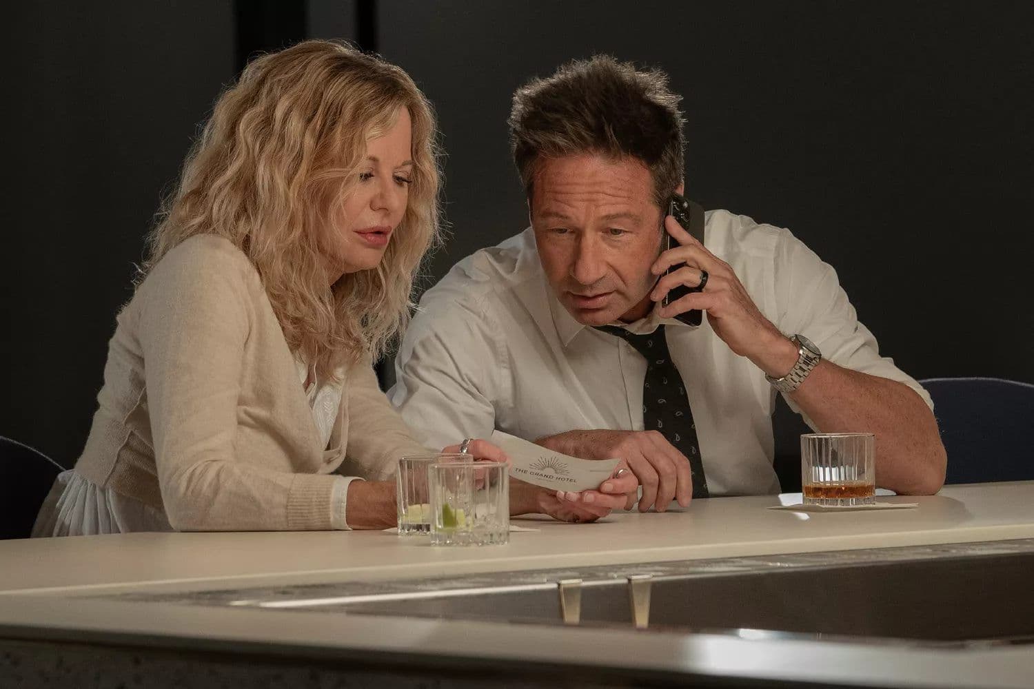 Fotografía promocional de la película 'Lo que sucede después', protagonizada por Meg Ryan y David Duchovny