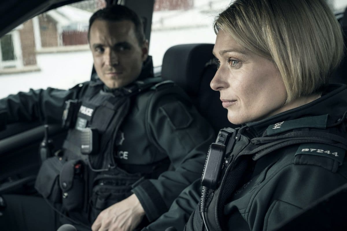Martin McCann y Sian Brook son dos policías de Belfast en 'Blue lights'