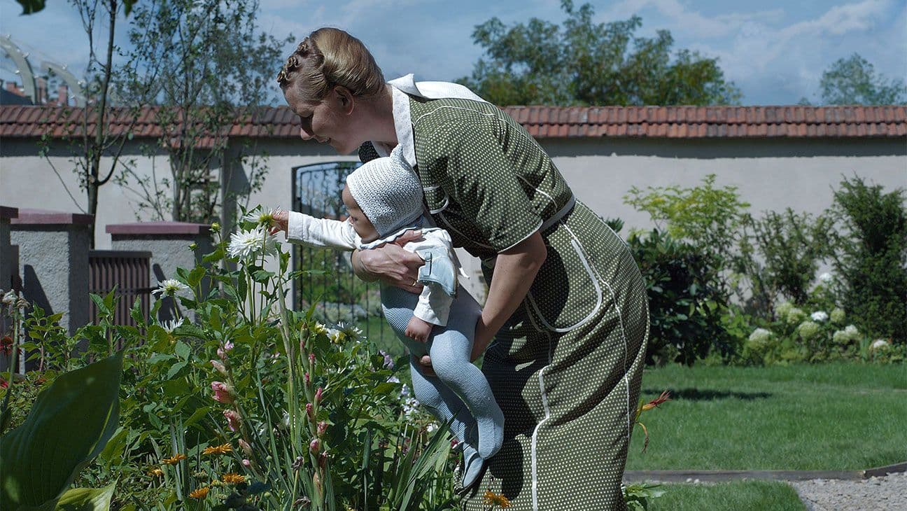 La actriz Sandra Hüller, en un fotograma de 'La zona de interés'