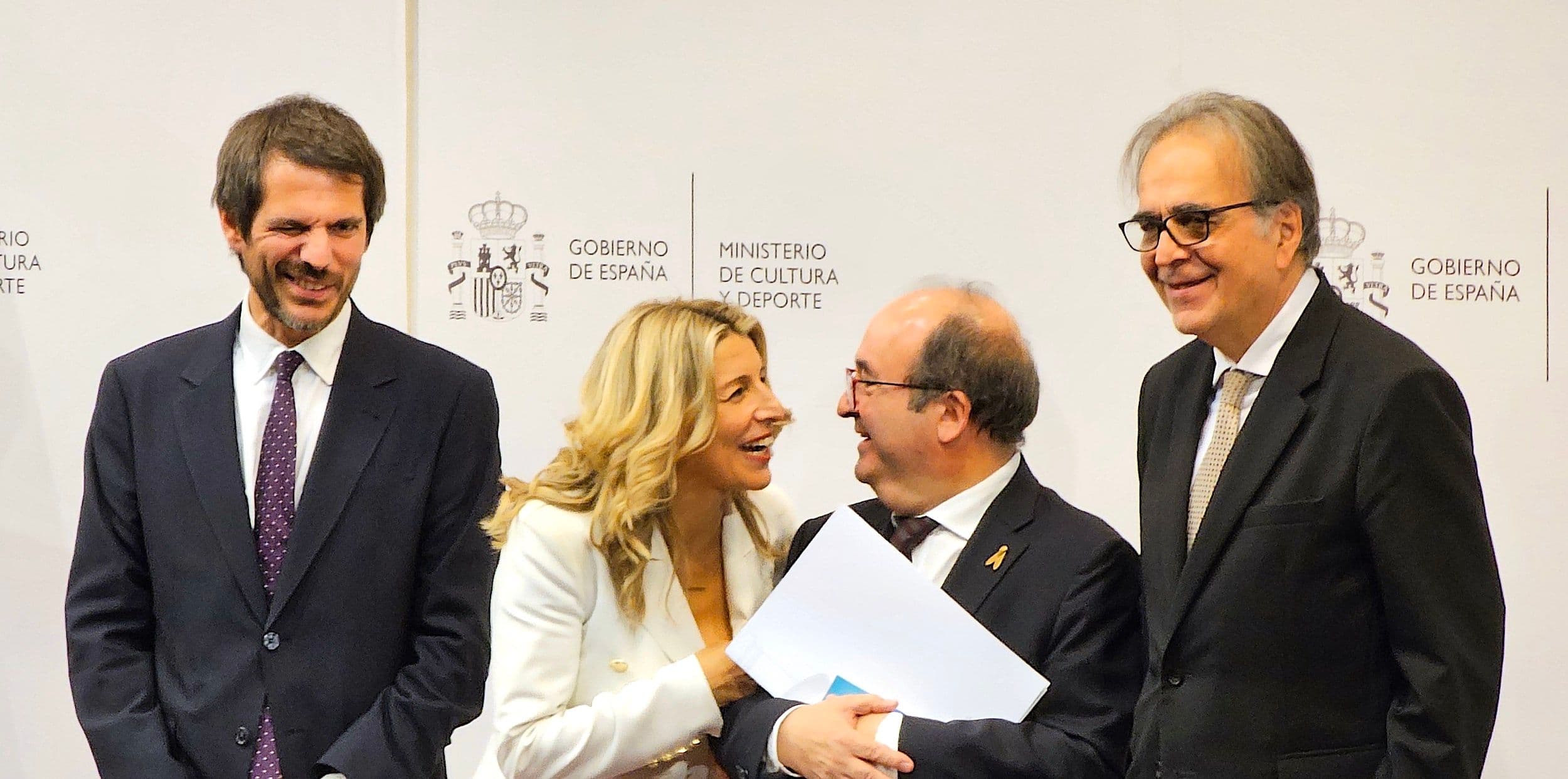 El ministro de Cultura, Ernest Urtasun, junto a la vicepresidenta Yolanda Díaz y los exministros Miquel Iceta y Joan Subirats
