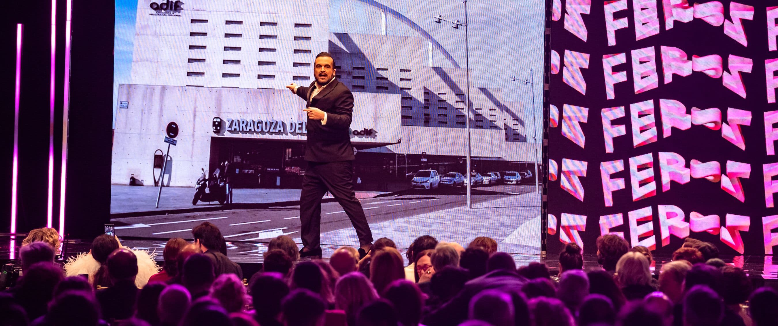 El director y presentador Nacho Vigalondo, en la gala de los Premios Feroz 2023 en Zaragoza