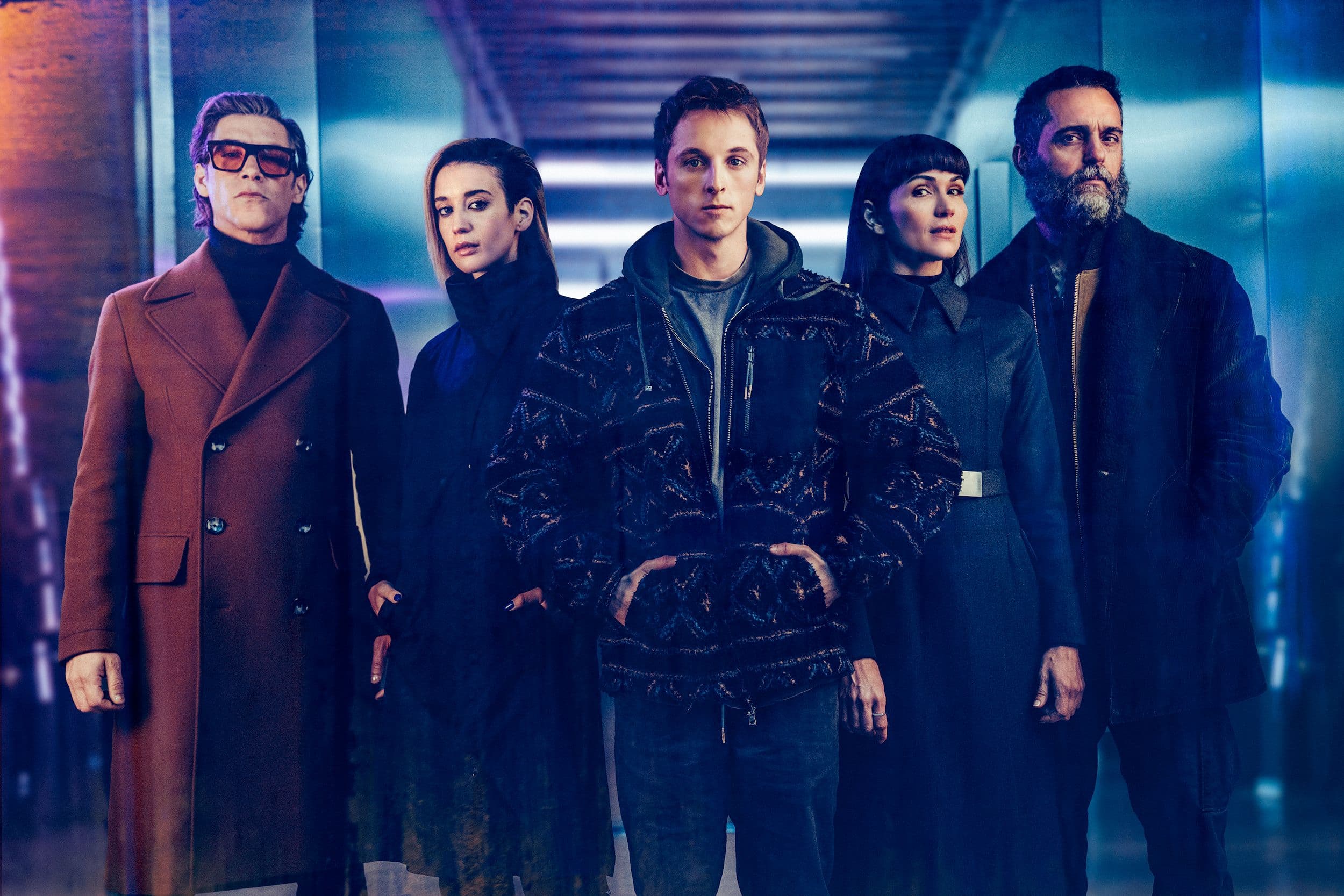 Fotografía promocional de 'Awareness', que muestra al reparto principal de la película