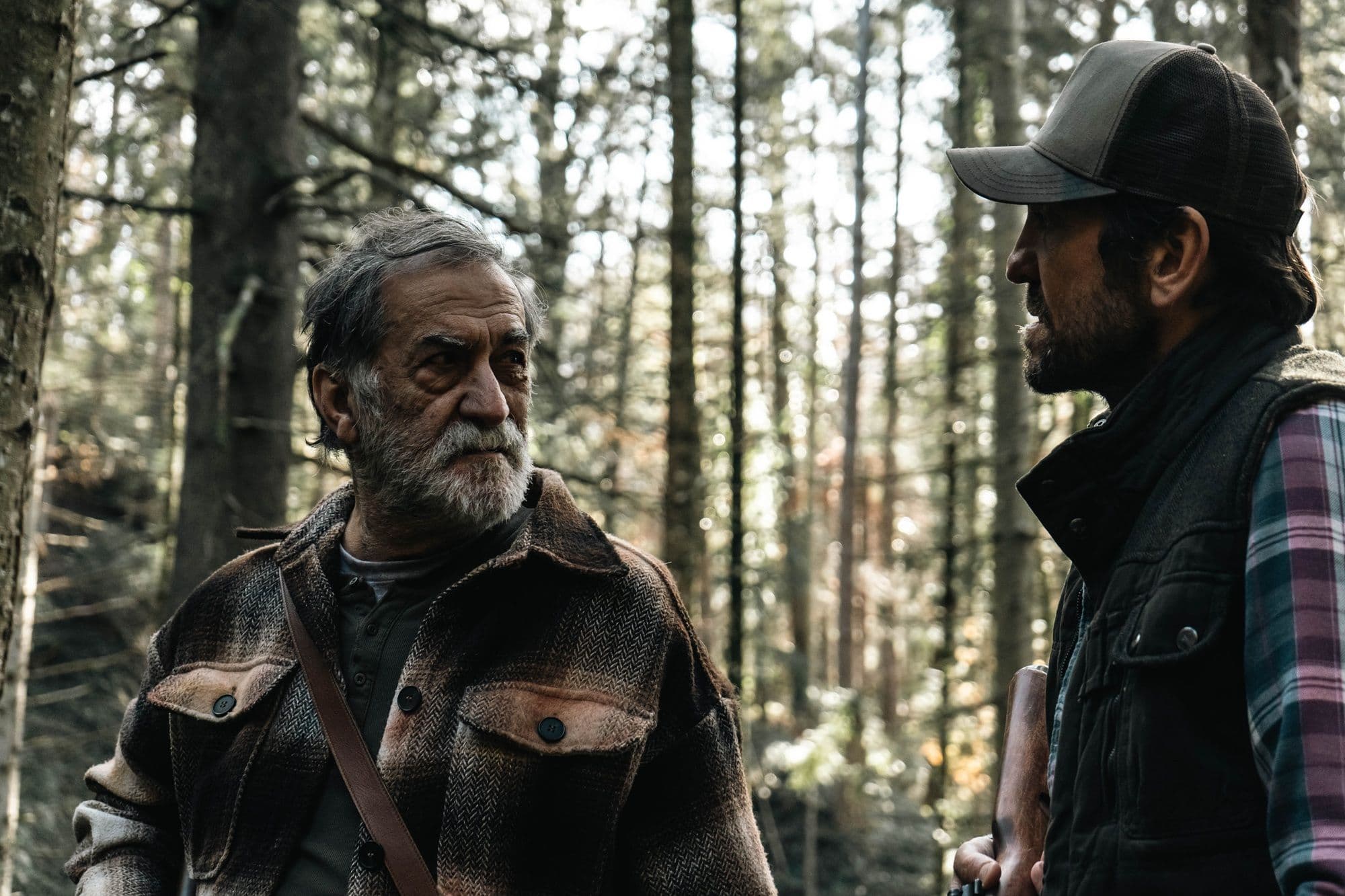 Ramón Barea y Victor Solé en una foto fija del rodaje de 'Donde se quejan los pinos', de Ed Antoja